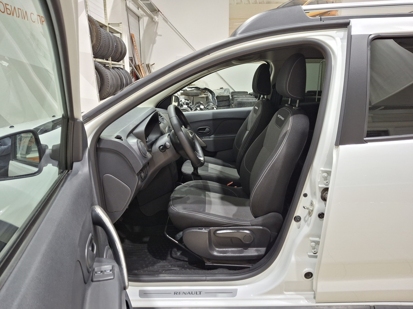 RENAULT SANDERO