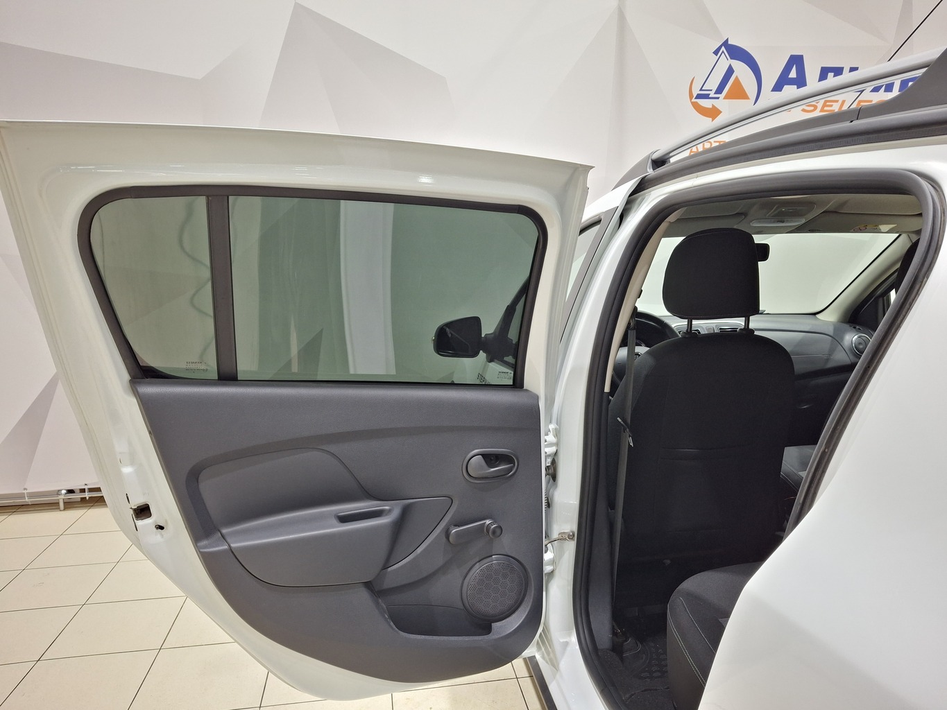 RENAULT SANDERO