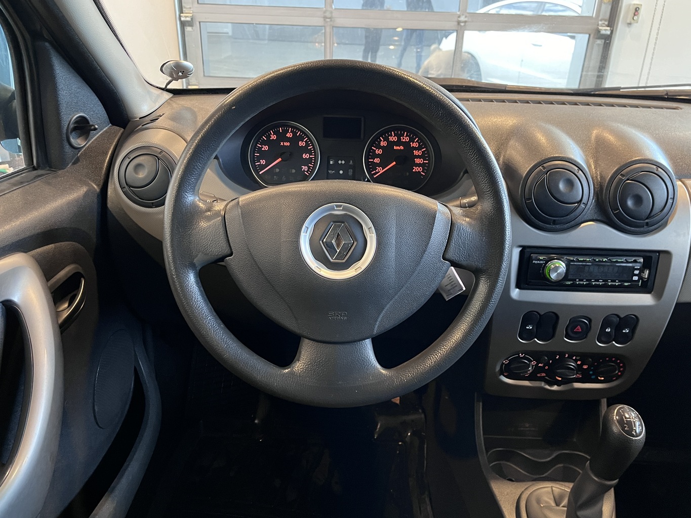 RENAULT LOGAN