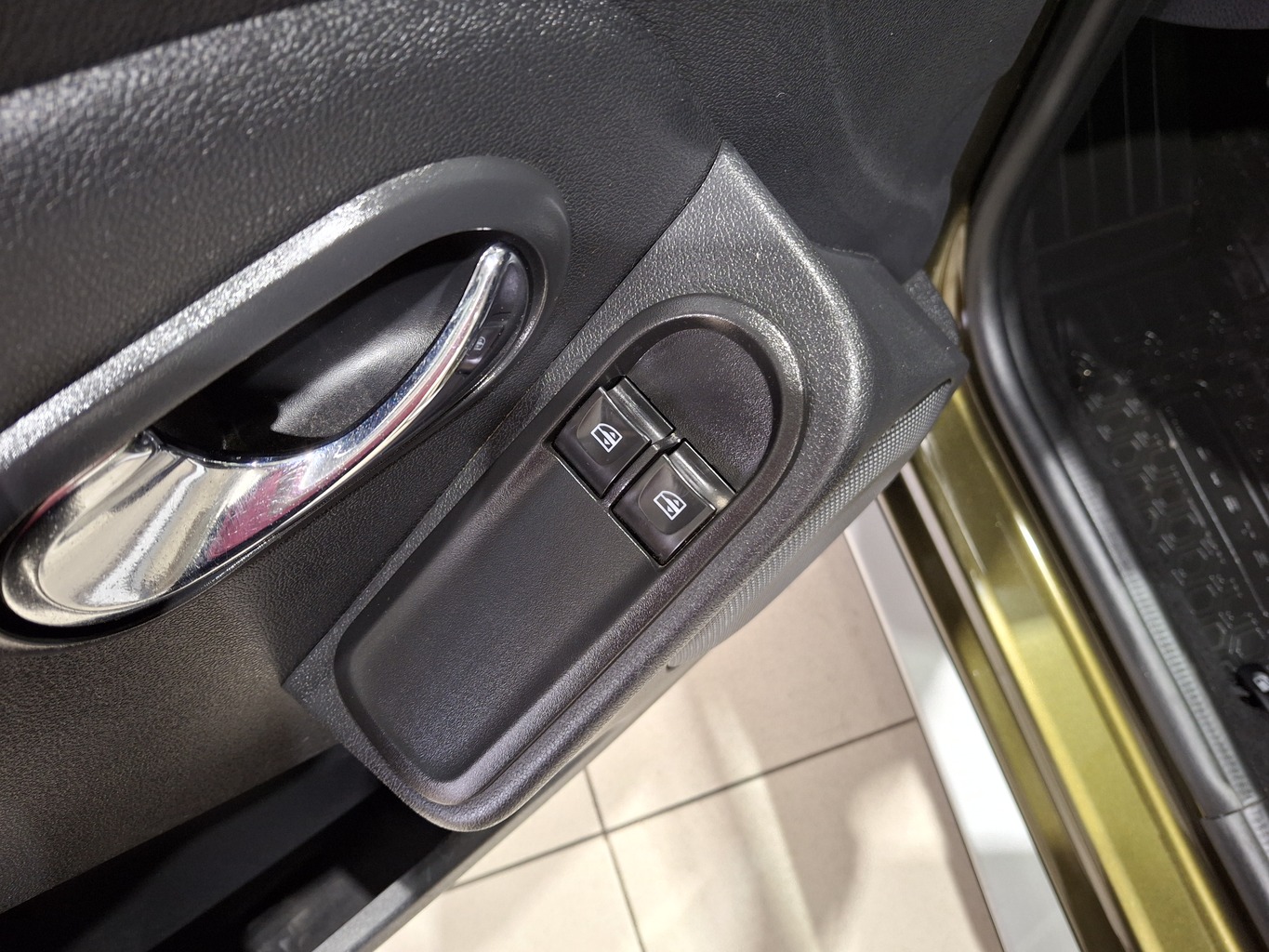 RENAULT DUSTER