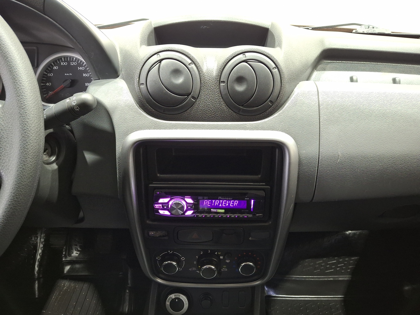 RENAULT DUSTER