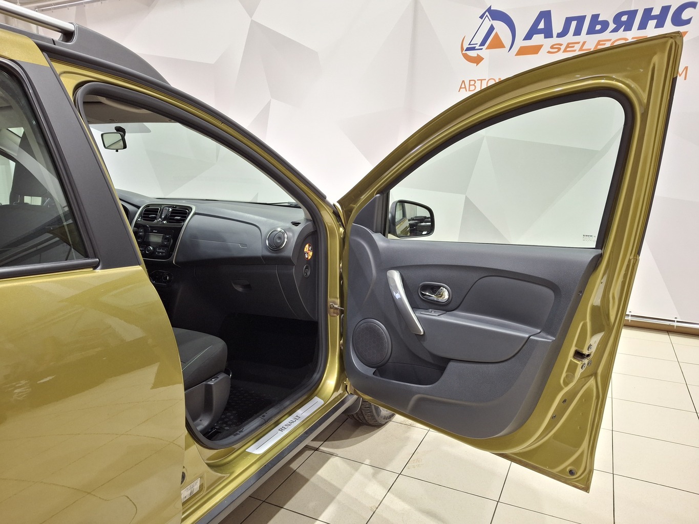 RENAULT SANDERO