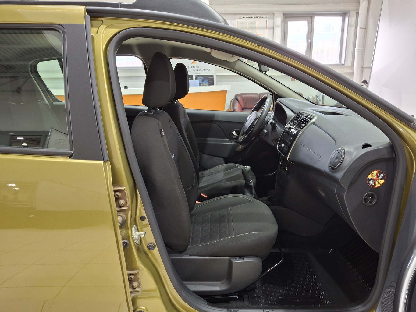 RENAULT SANDERO