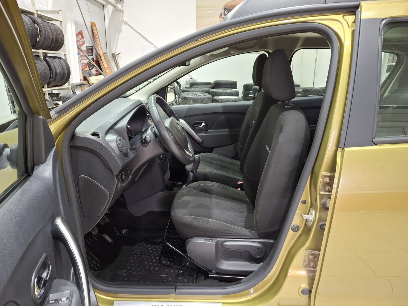 RENAULT SANDERO