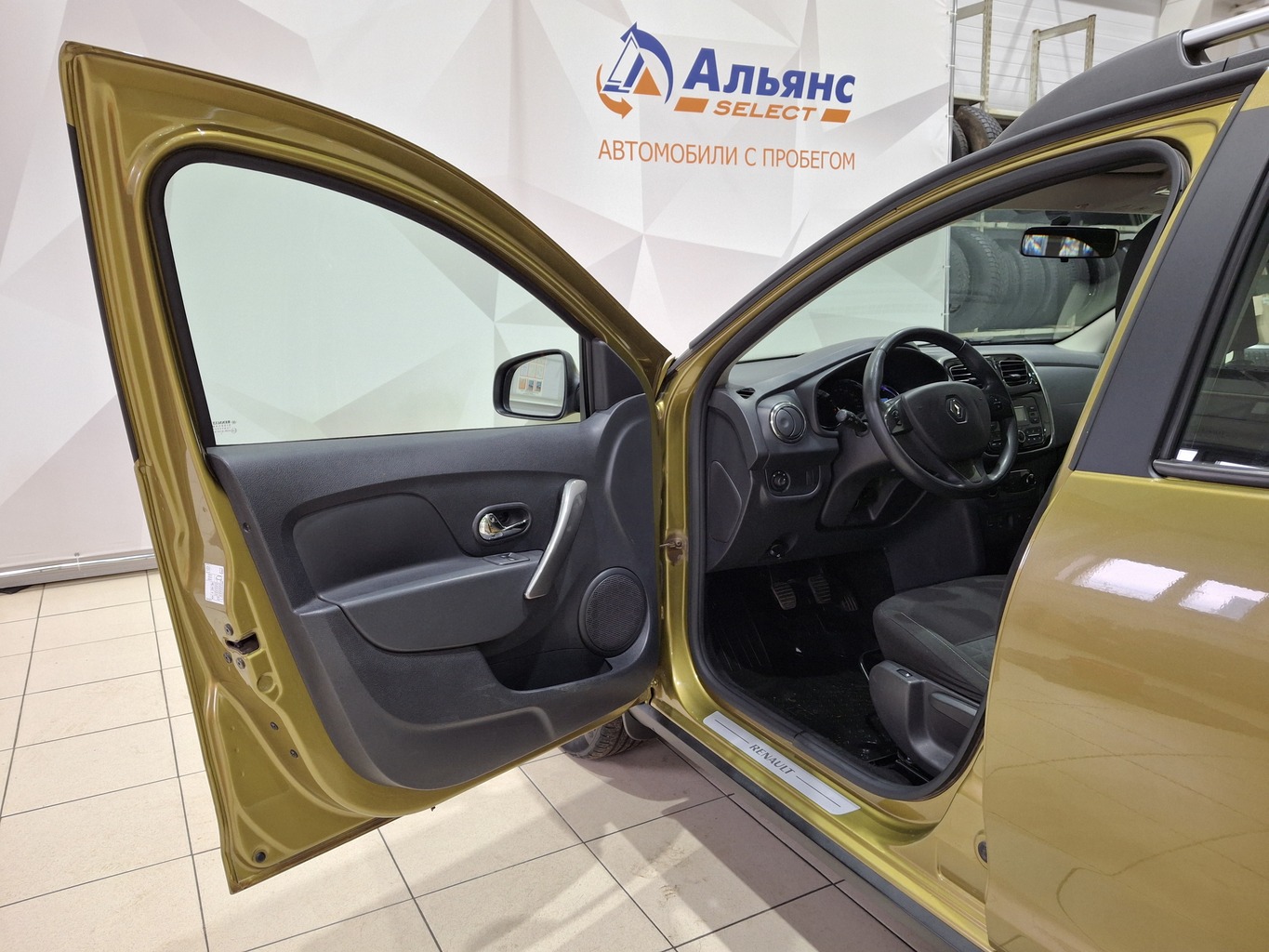 RENAULT SANDERO