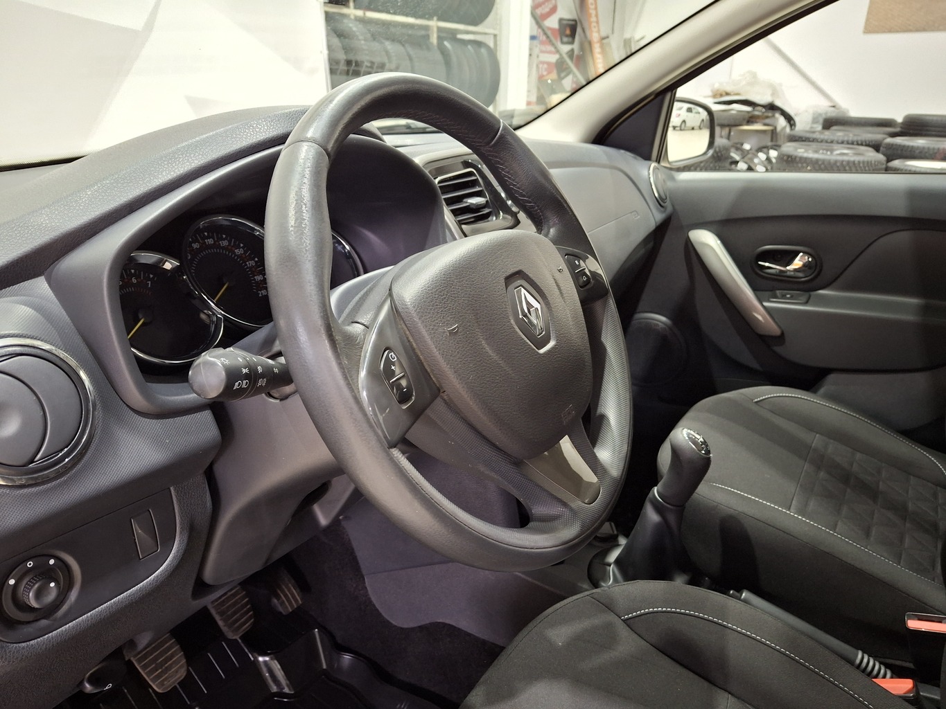 RENAULT SANDERO