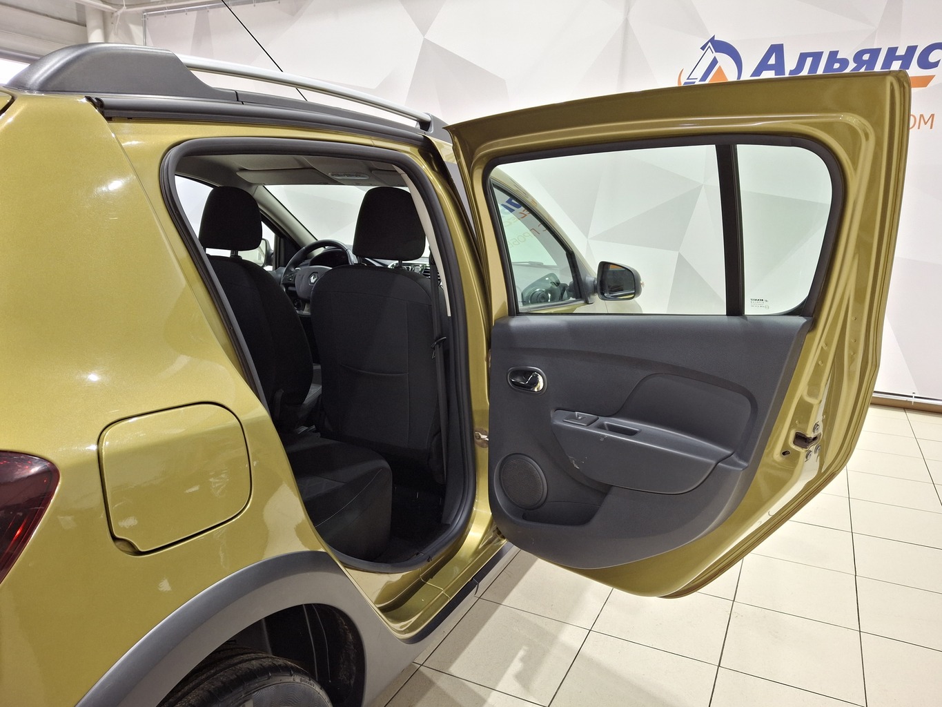 RENAULT SANDERO