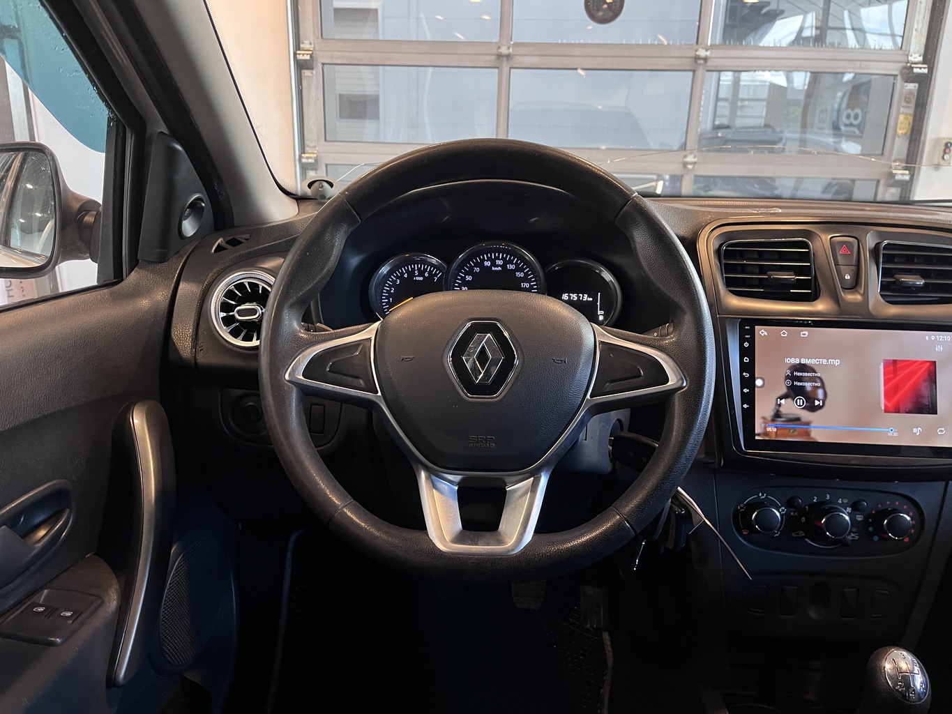 RENAULT LOGAN