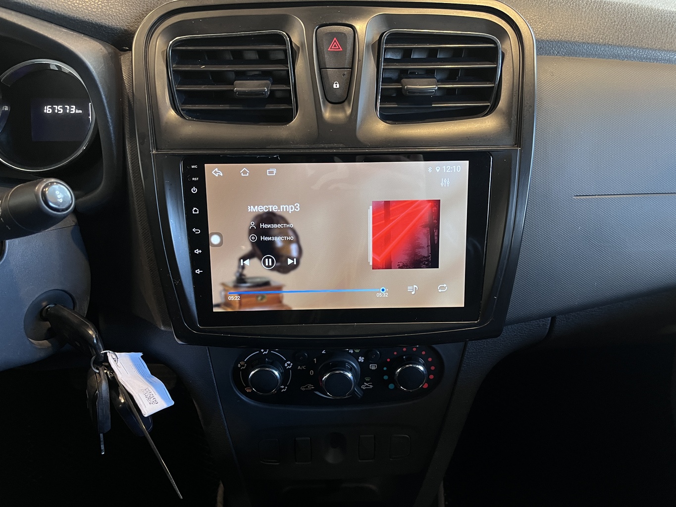 RENAULT LOGAN