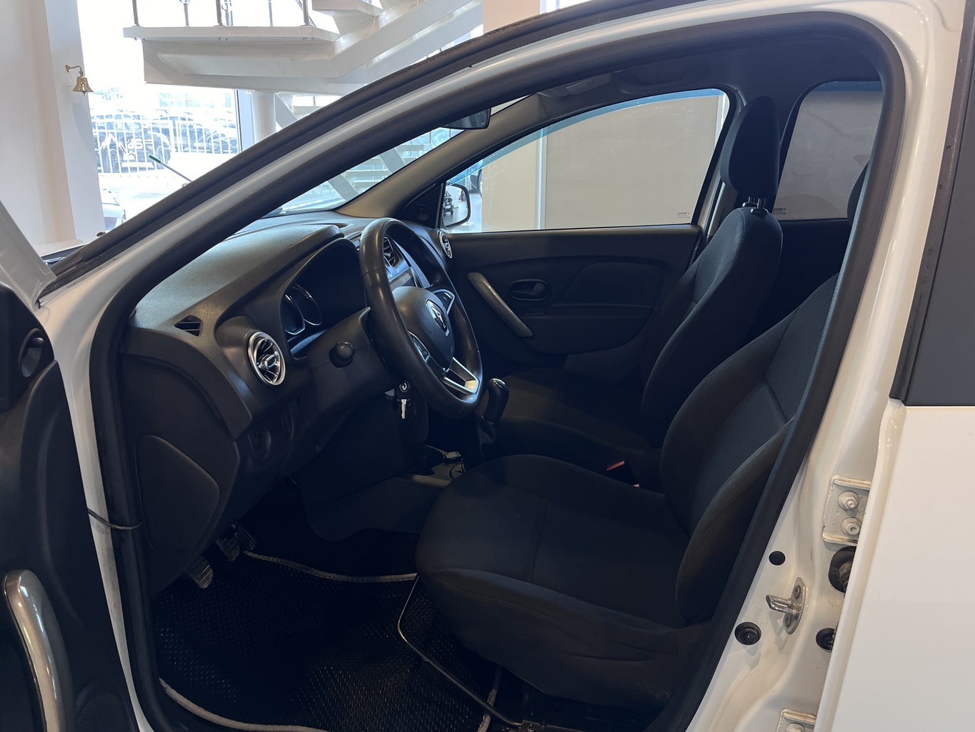 RENAULT LOGAN