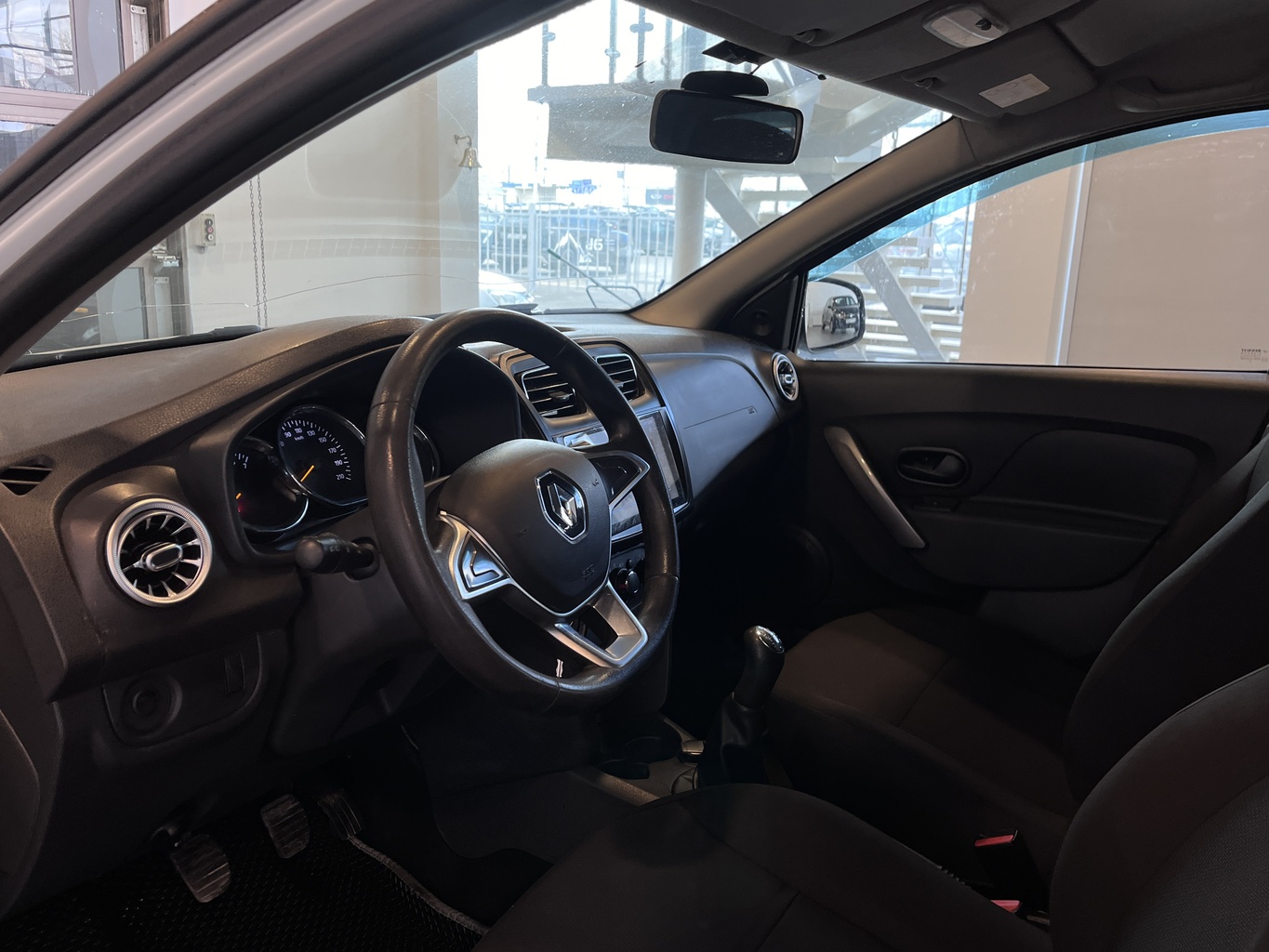 RENAULT LOGAN