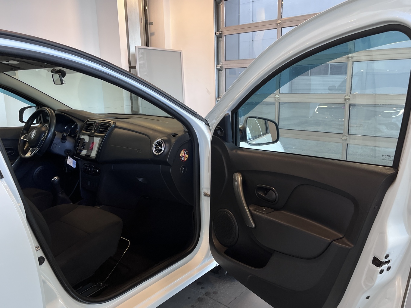 RENAULT LOGAN