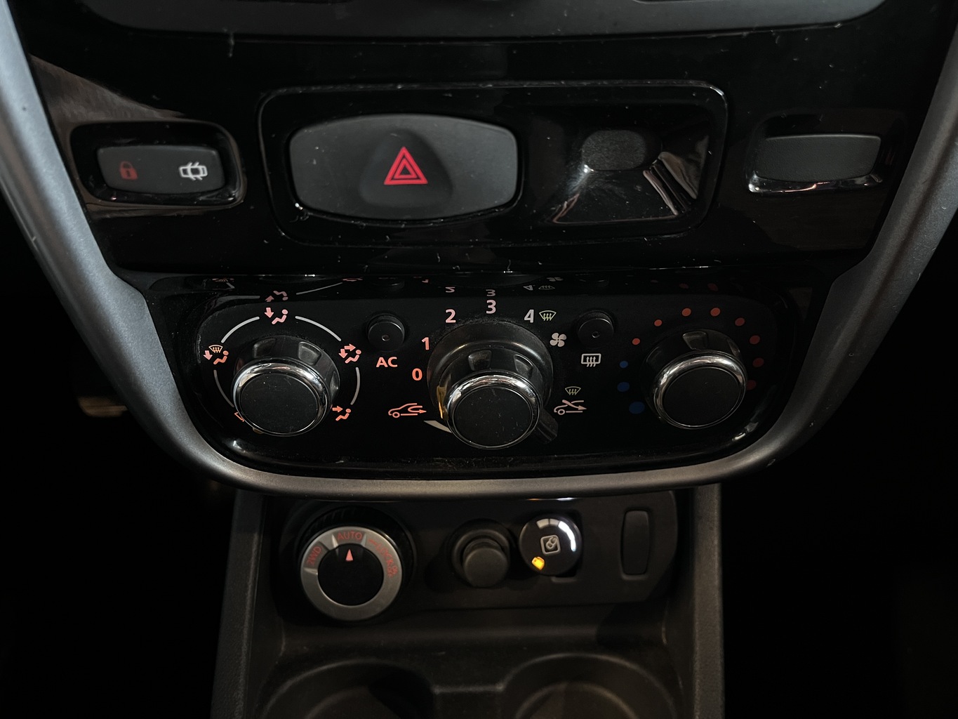 RENAULT DUSTER
