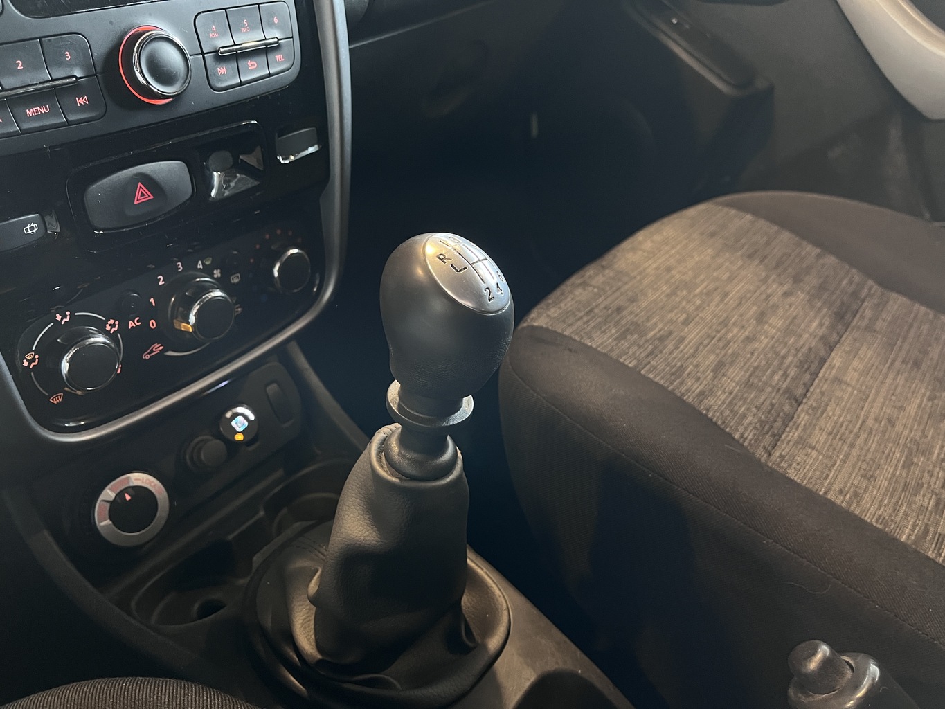 RENAULT DUSTER