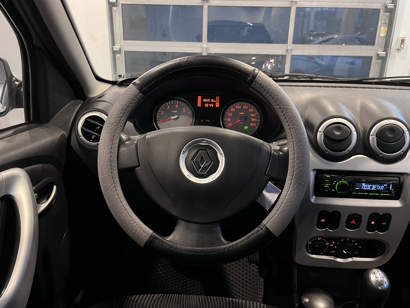 RENAULT SANDERO