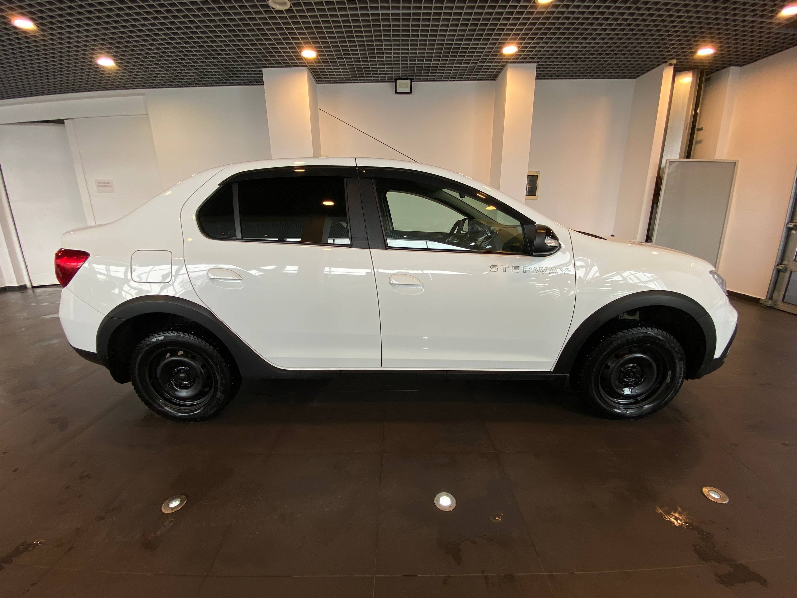 RENAULT LOGAN