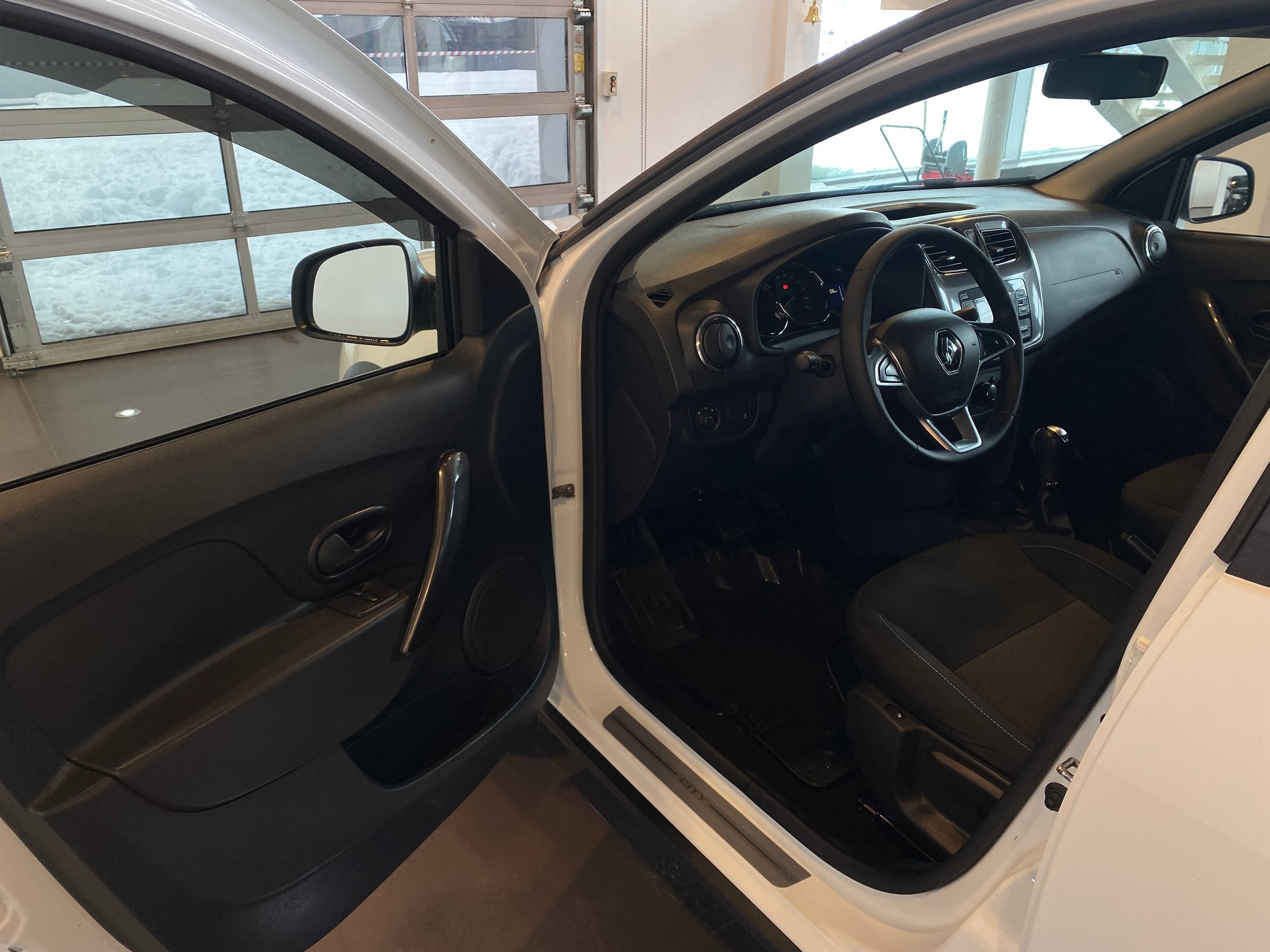 RENAULT LOGAN