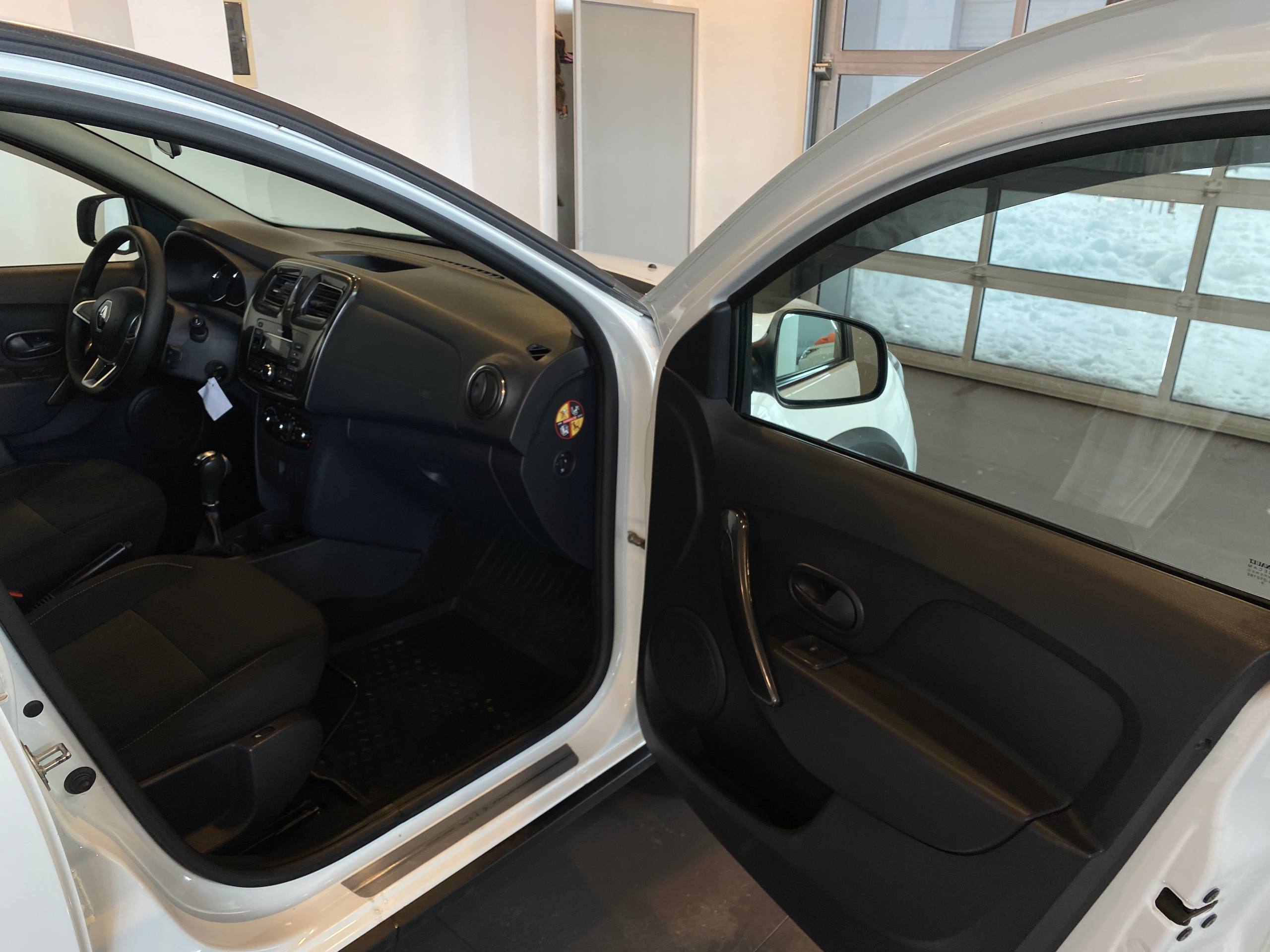 RENAULT LOGAN