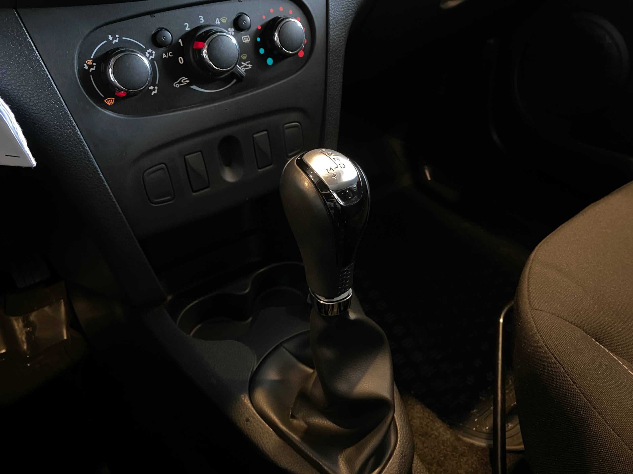 RENAULT LOGAN
