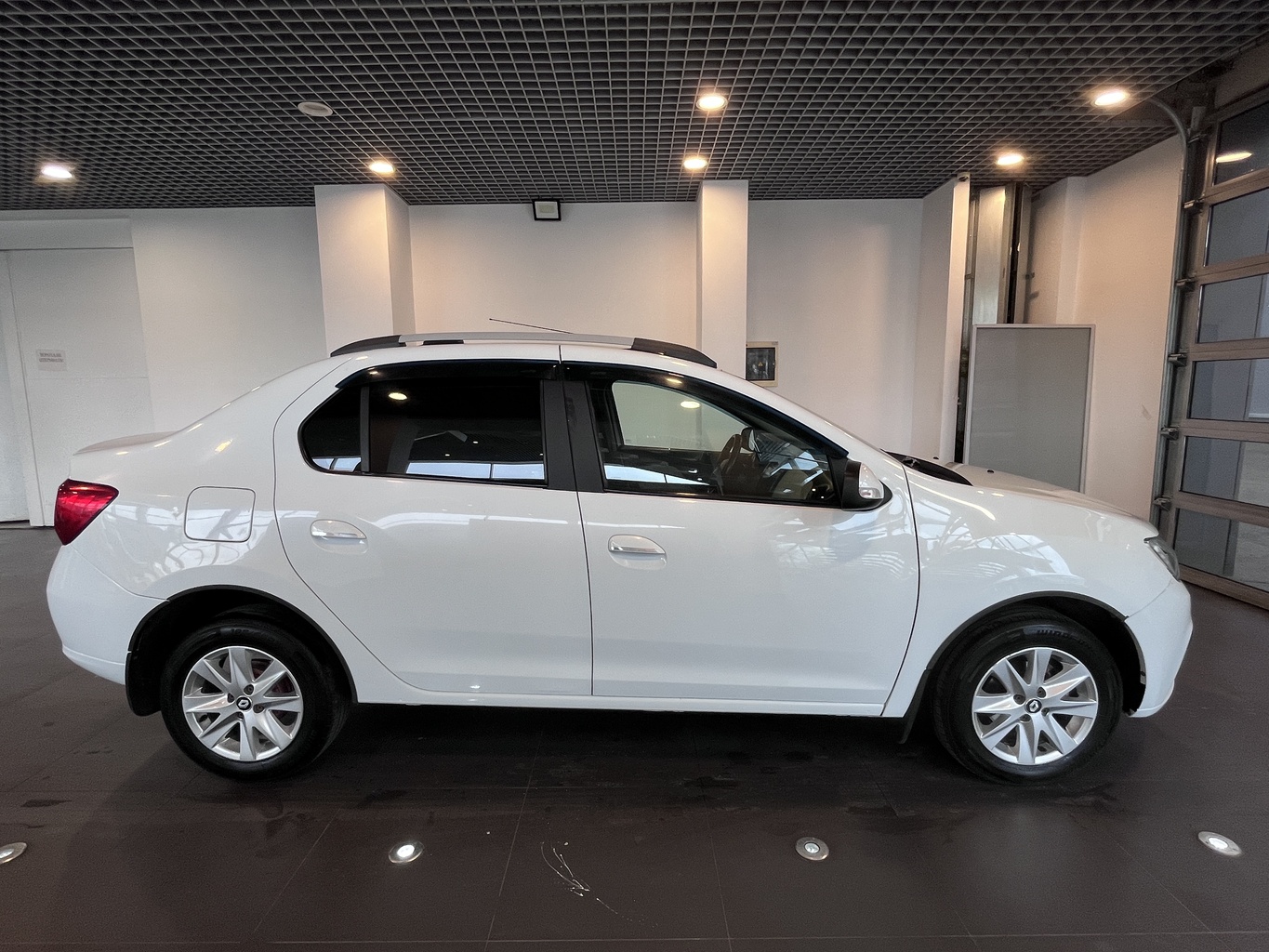 RENAULT LOGAN