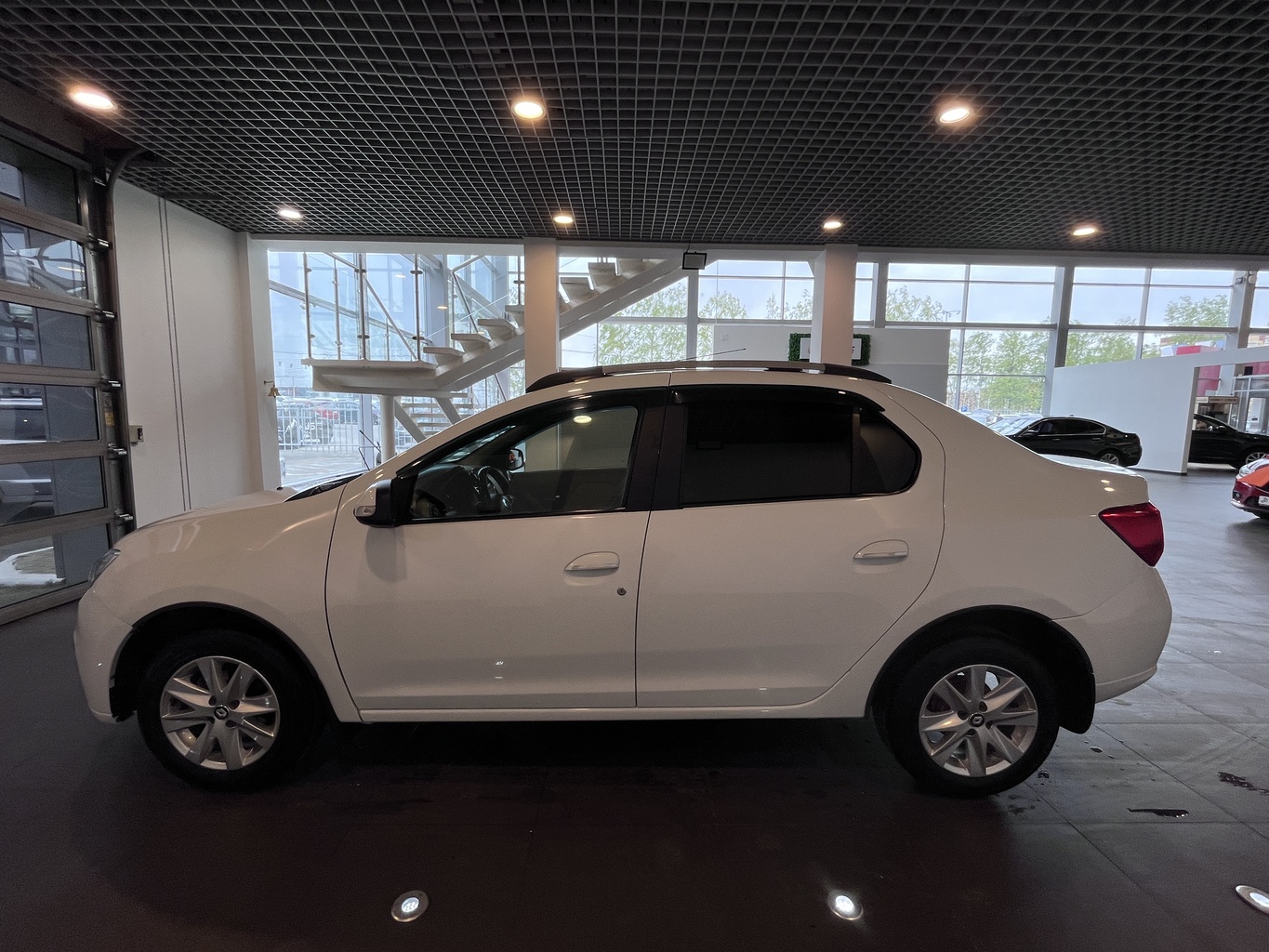 RENAULT LOGAN
