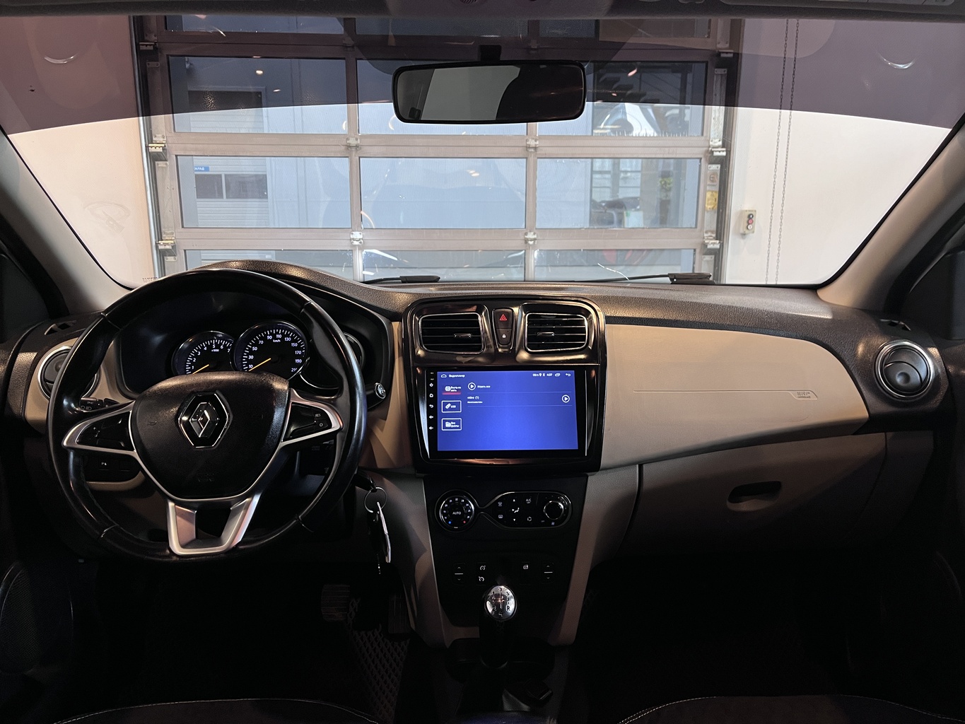 RENAULT LOGAN
