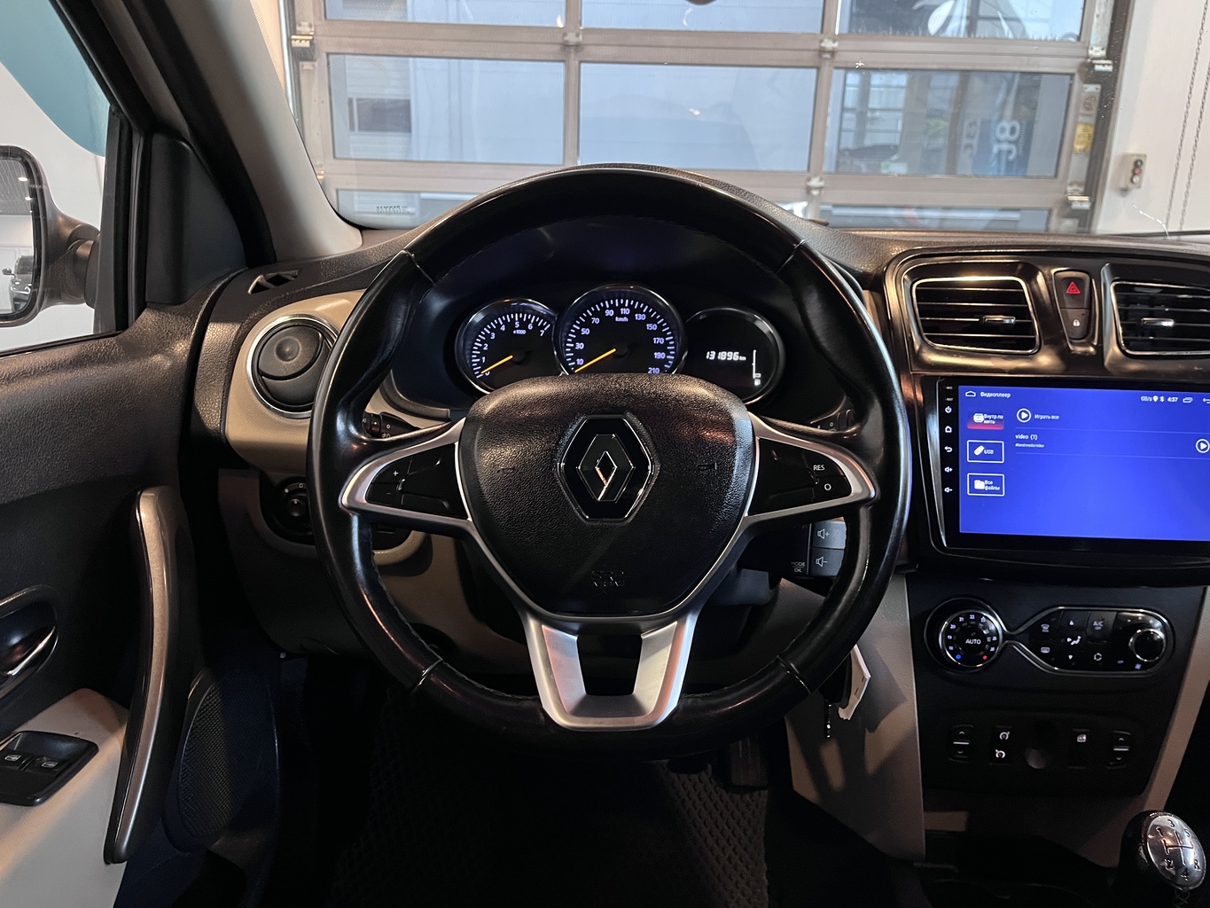 RENAULT LOGAN