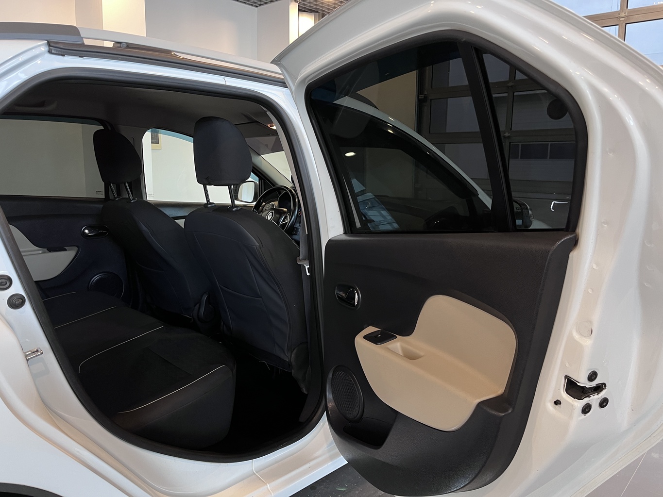 RENAULT LOGAN