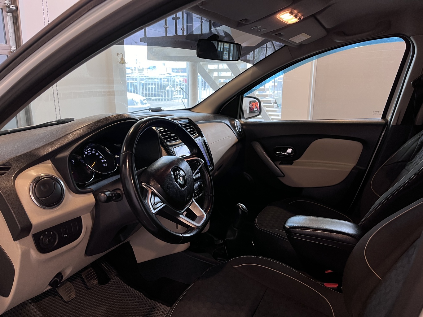 RENAULT LOGAN