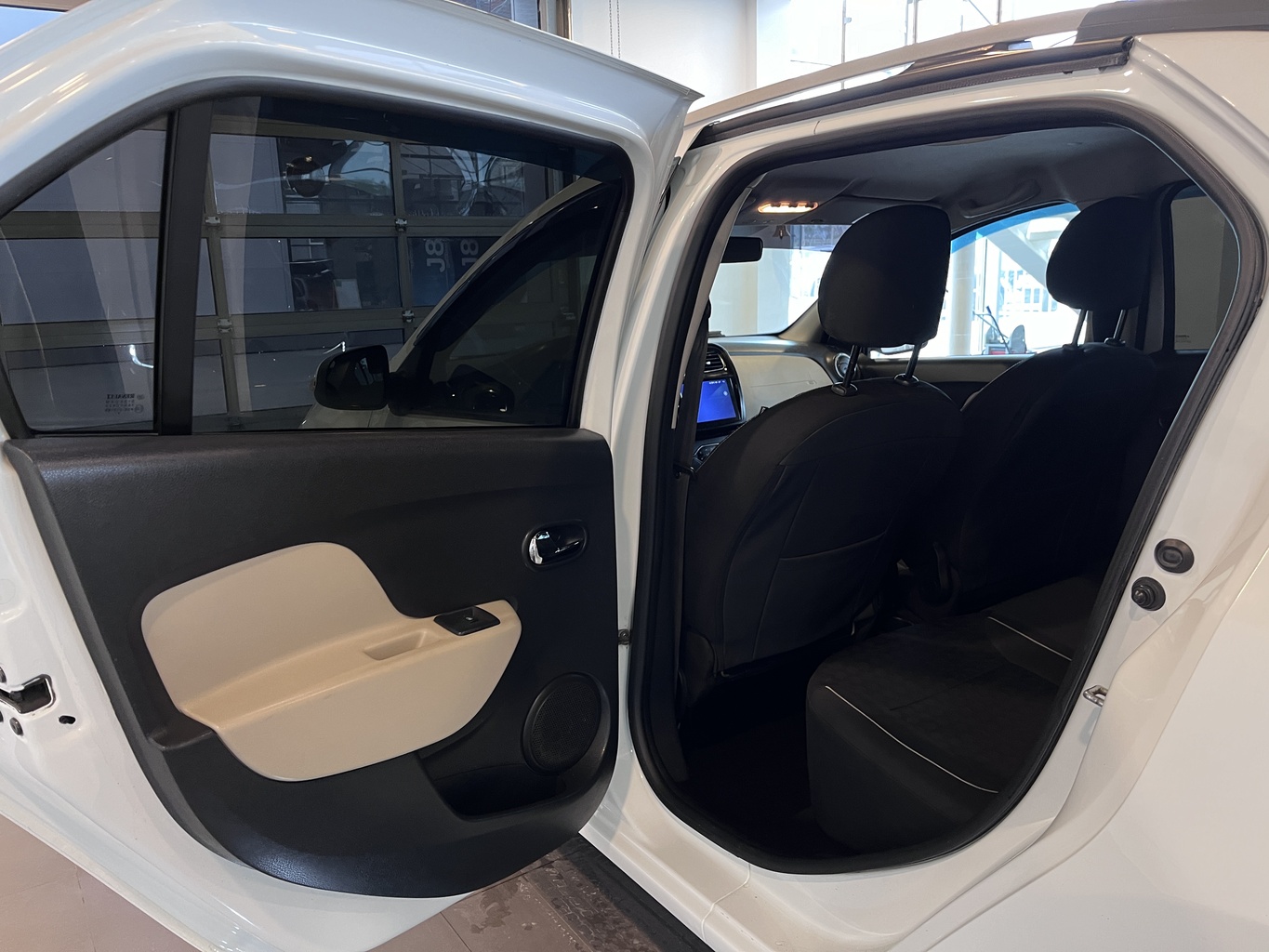 RENAULT LOGAN