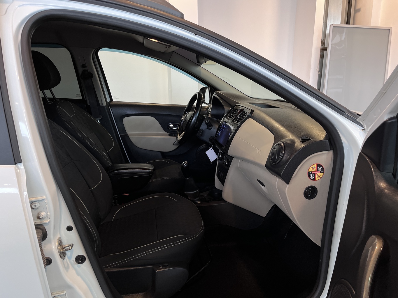 RENAULT LOGAN