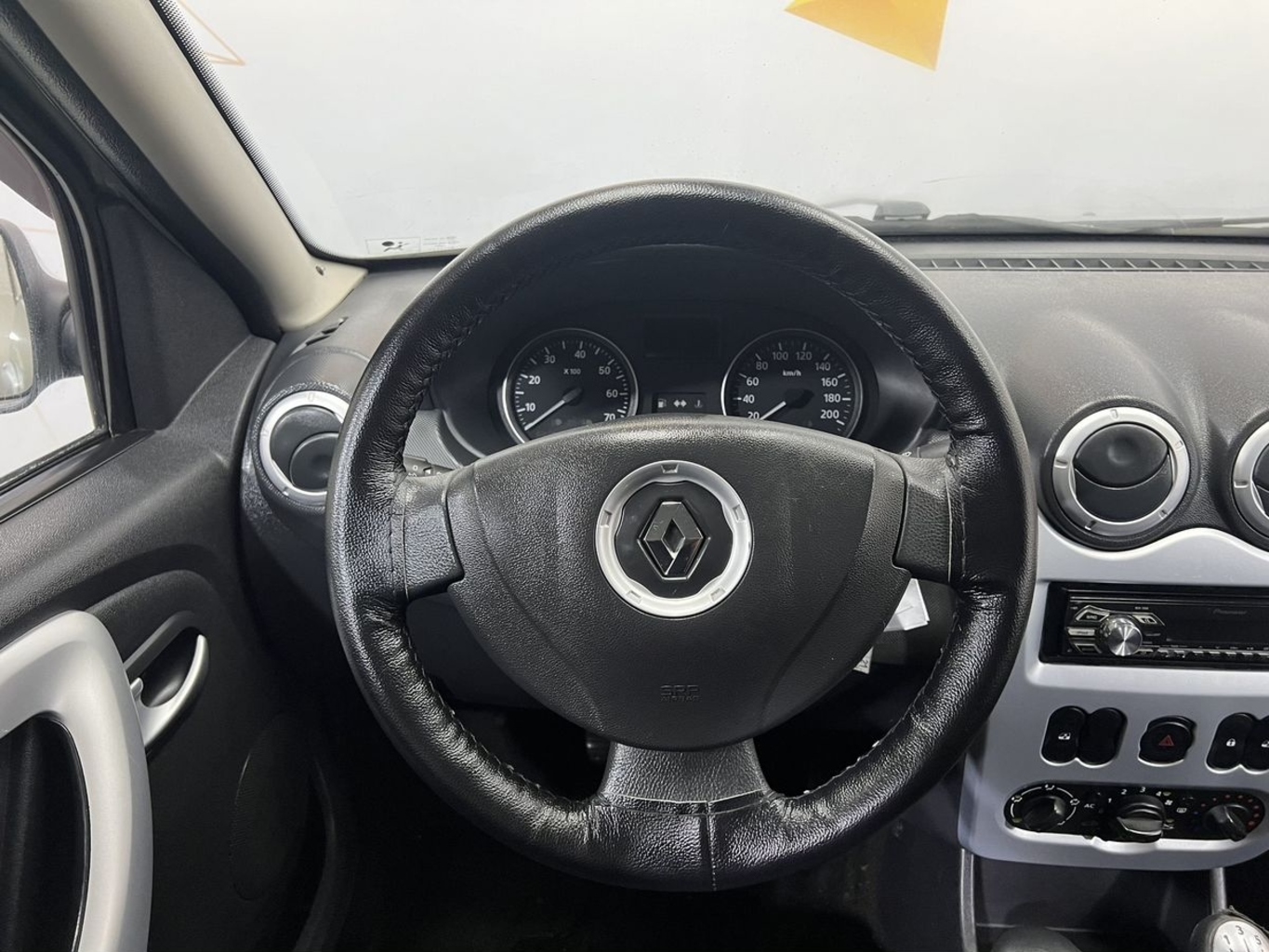 RENAULT SANDERO