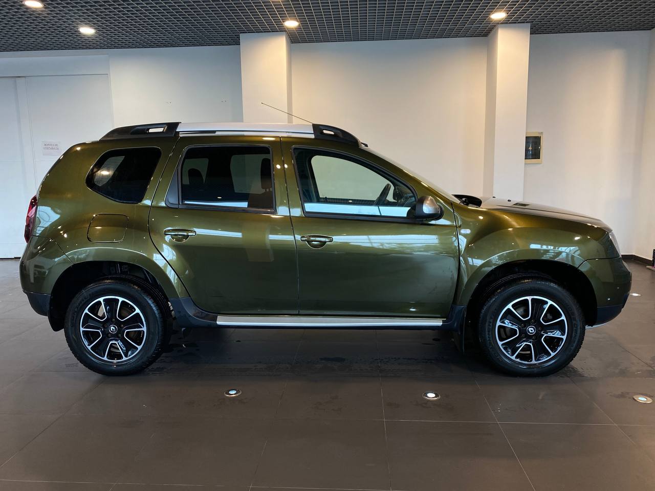 RENAULT DUSTER