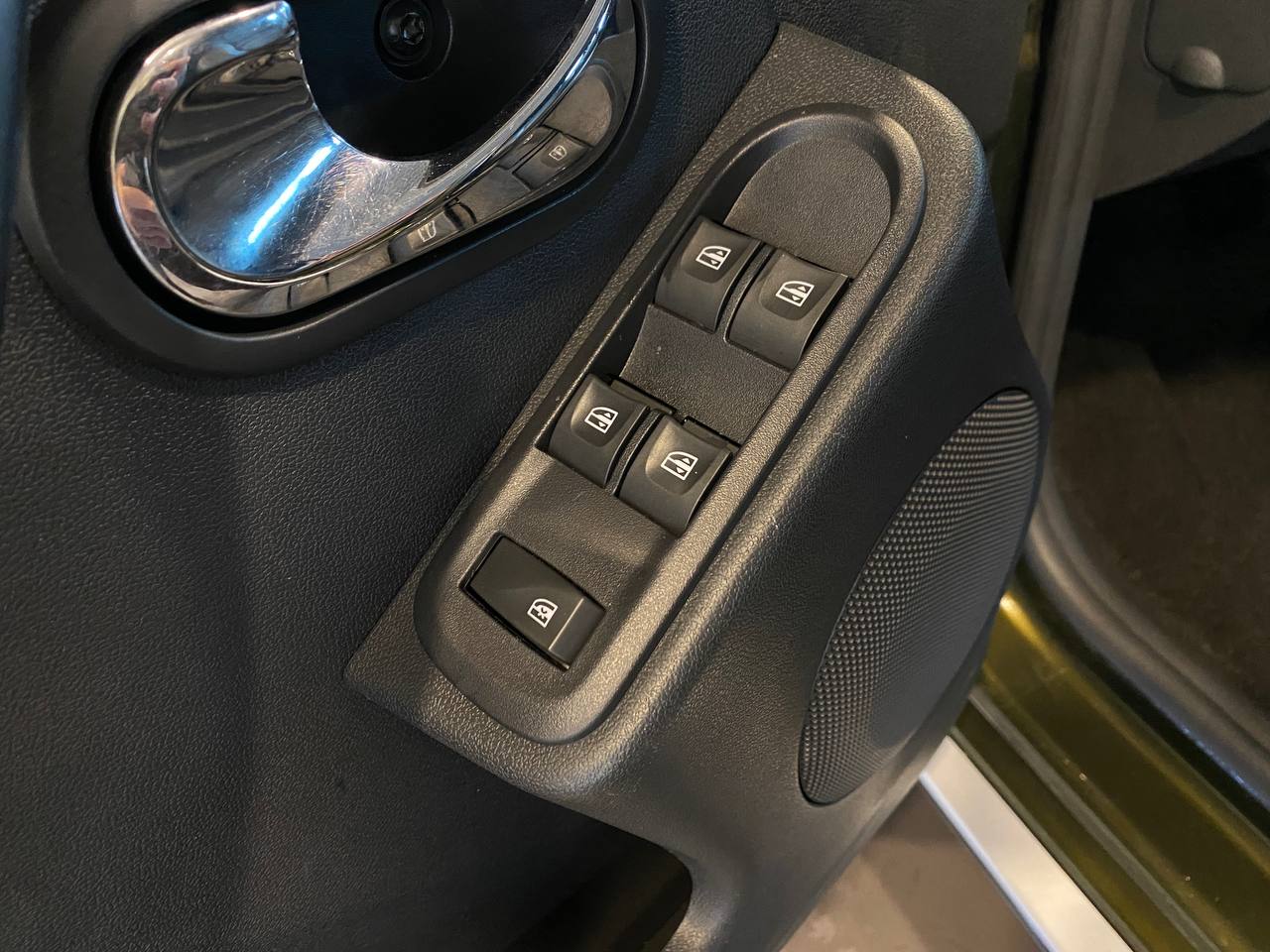 RENAULT DUSTER