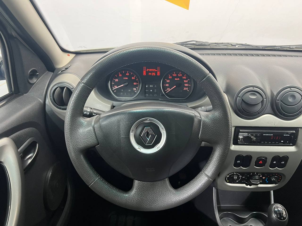 RENAULT SANDERO