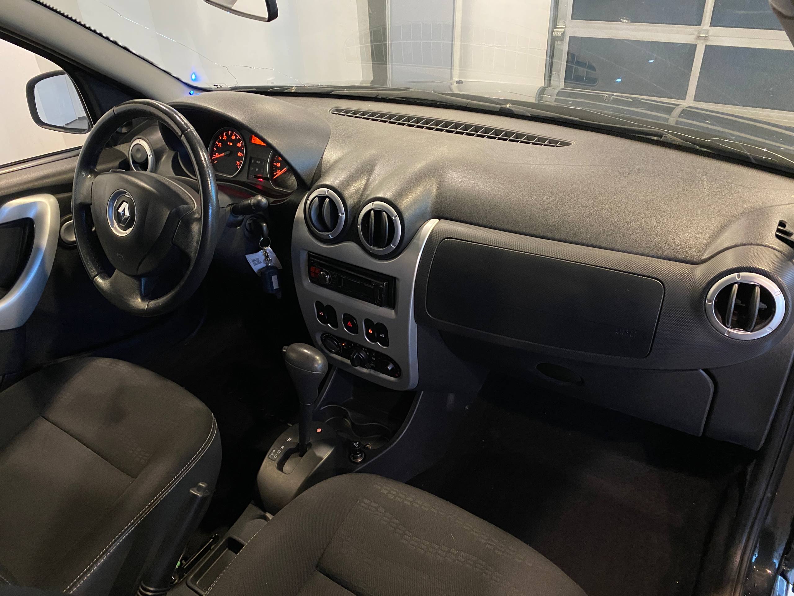 RENAULT SANDERO