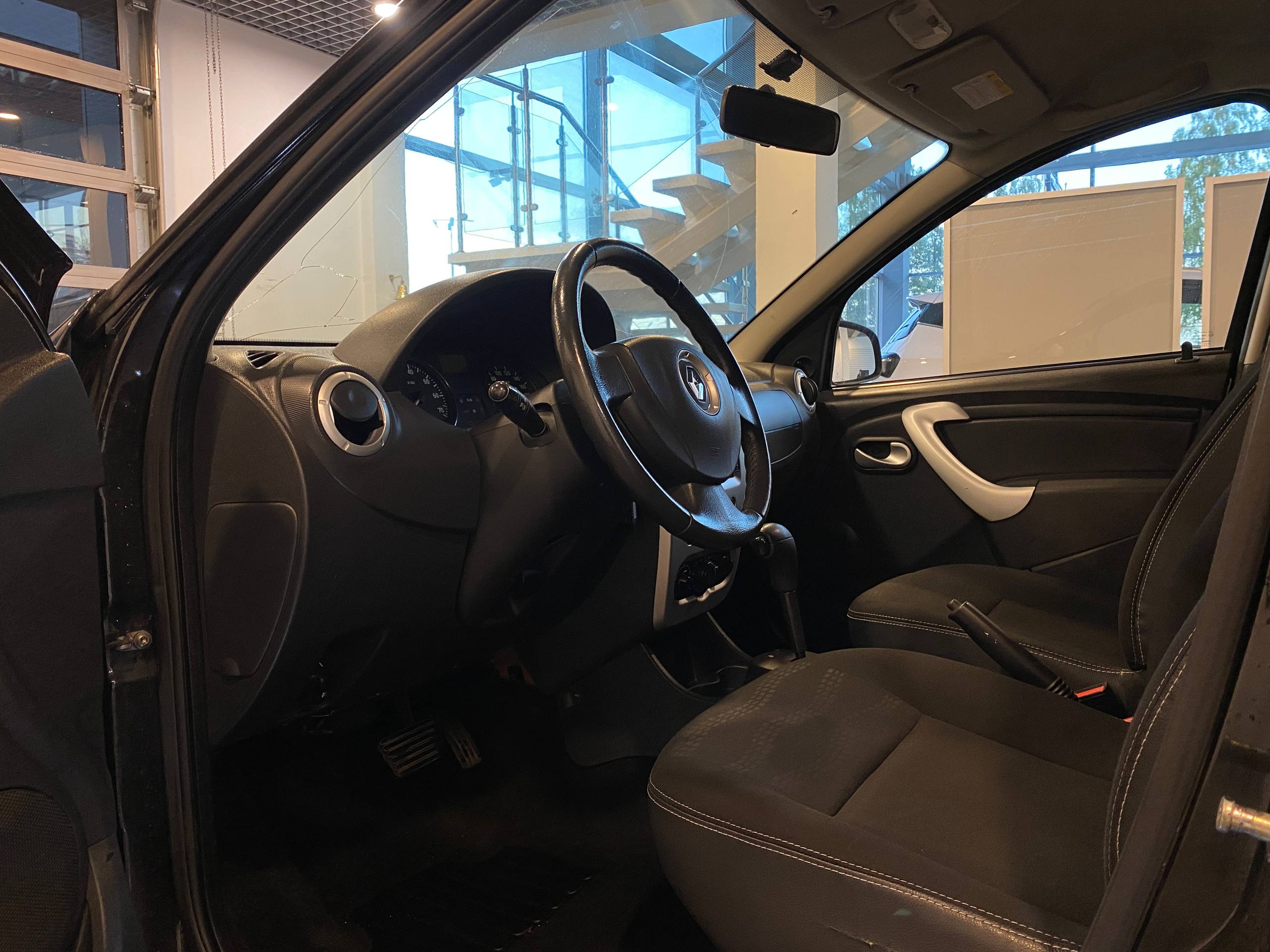 RENAULT SANDERO