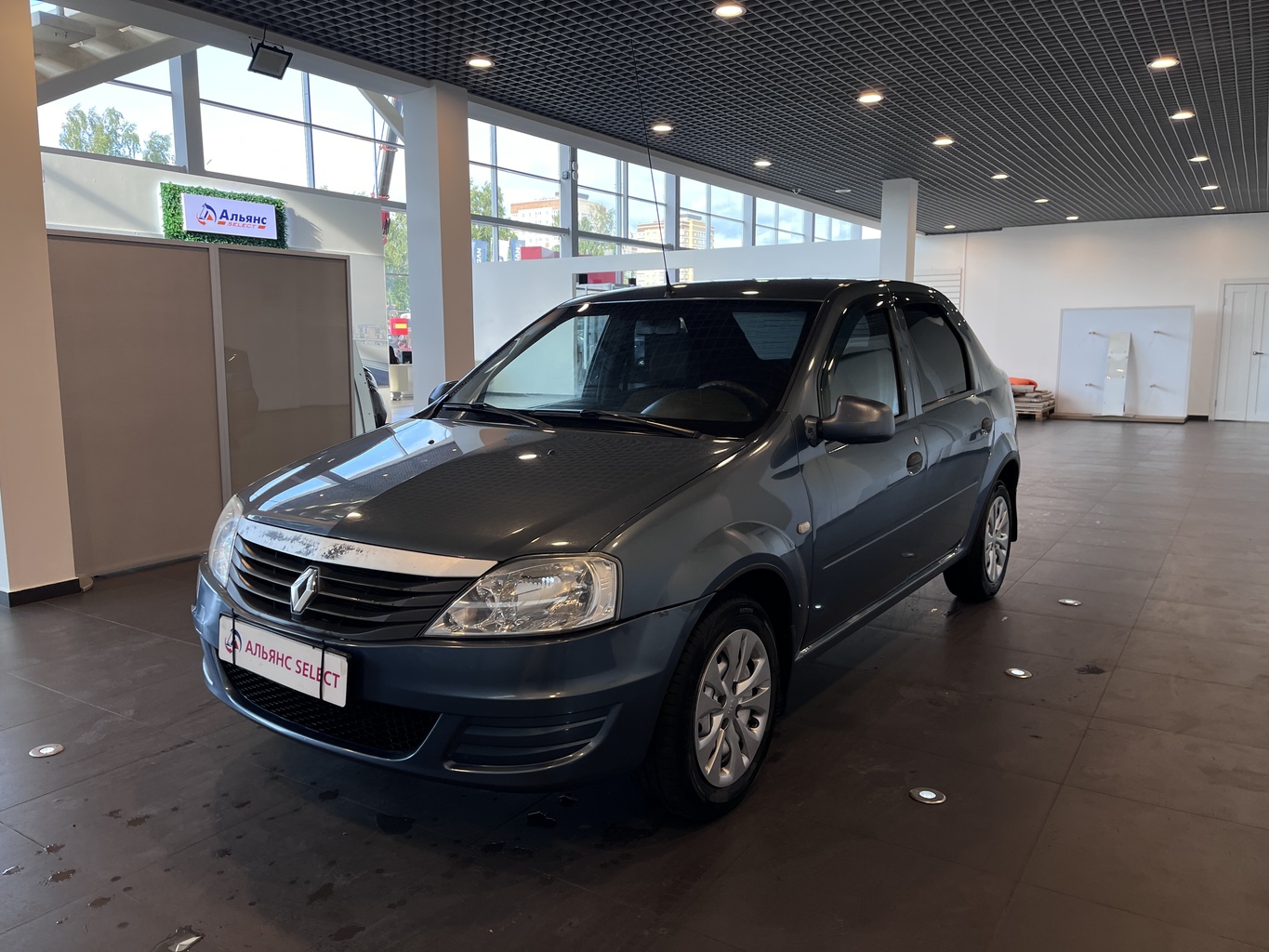 RENAULT LOGAN