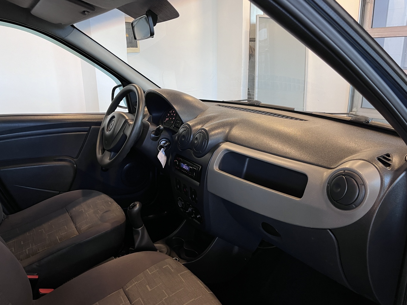 RENAULT LOGAN