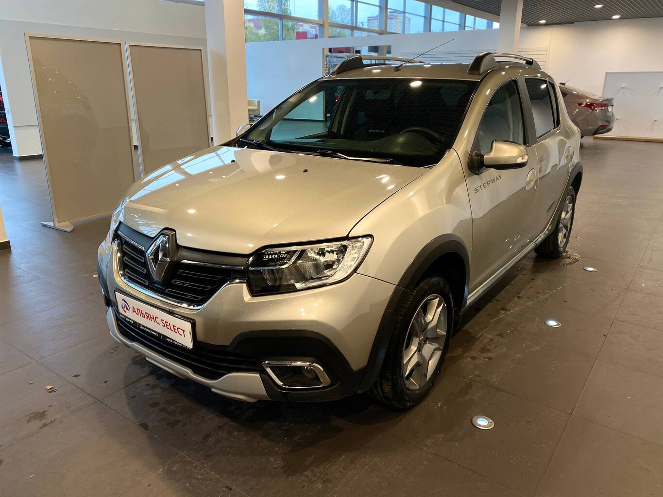 RENAULT SANDERO
