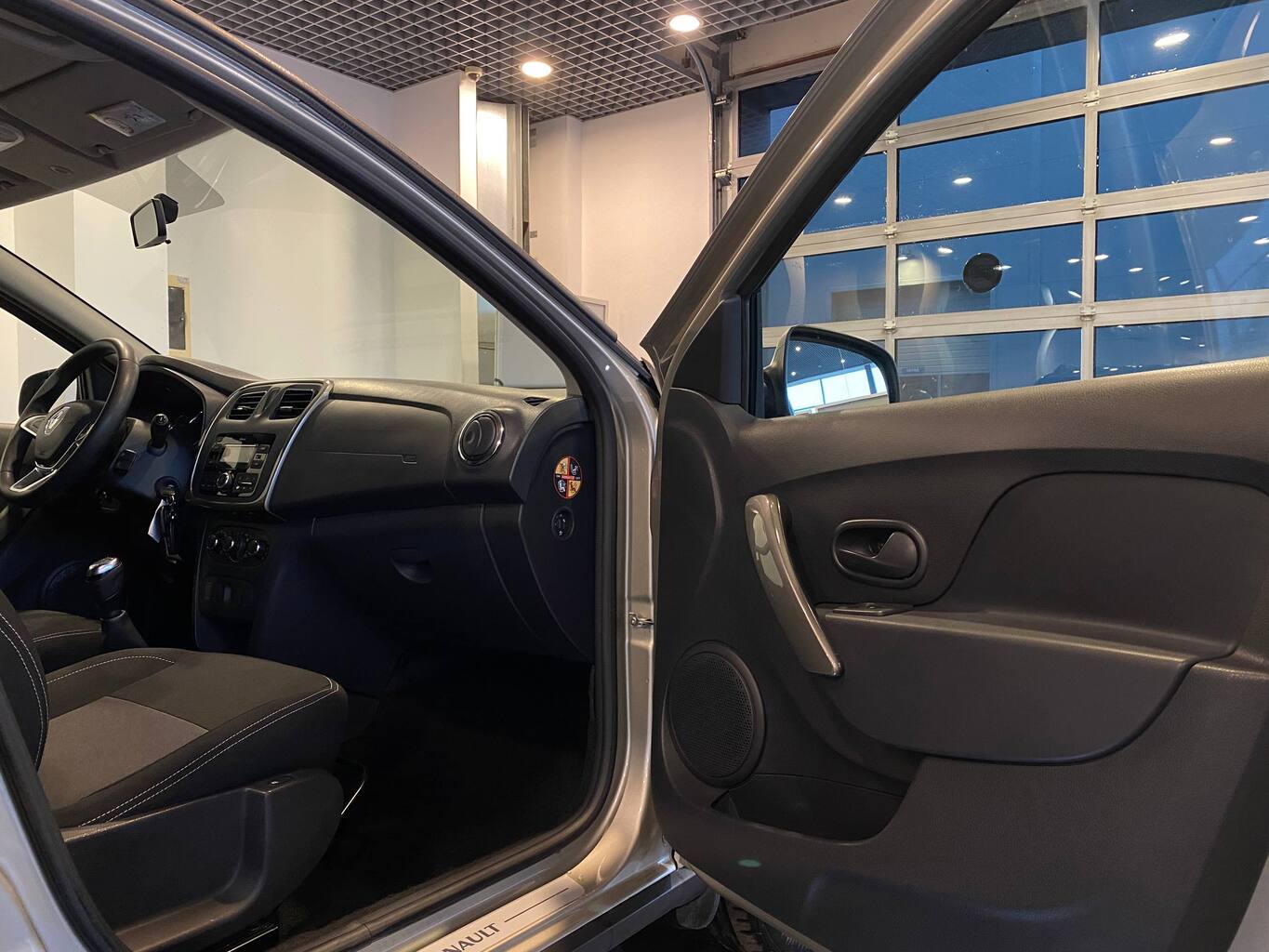 RENAULT SANDERO