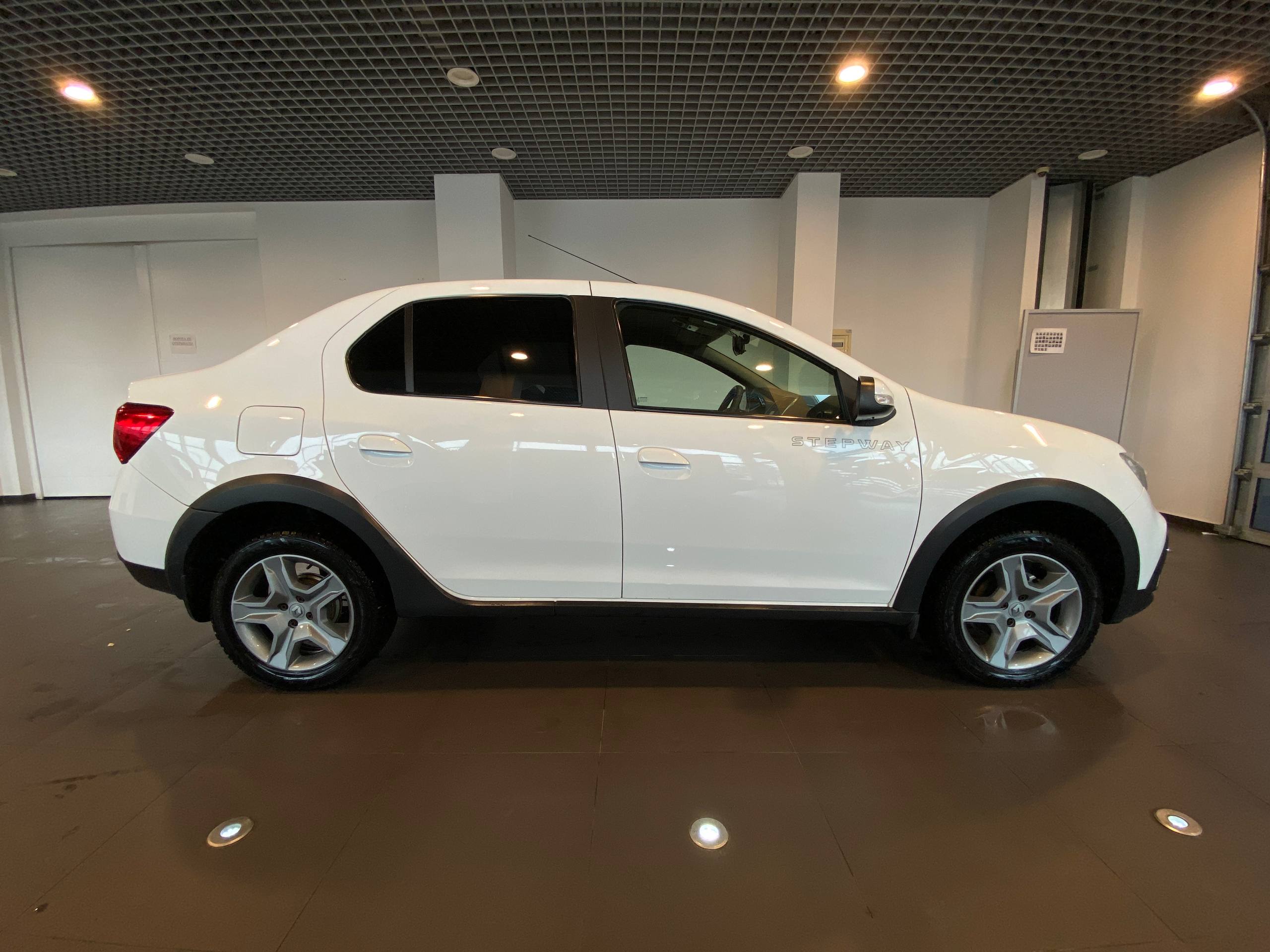 RENAULT LOGAN