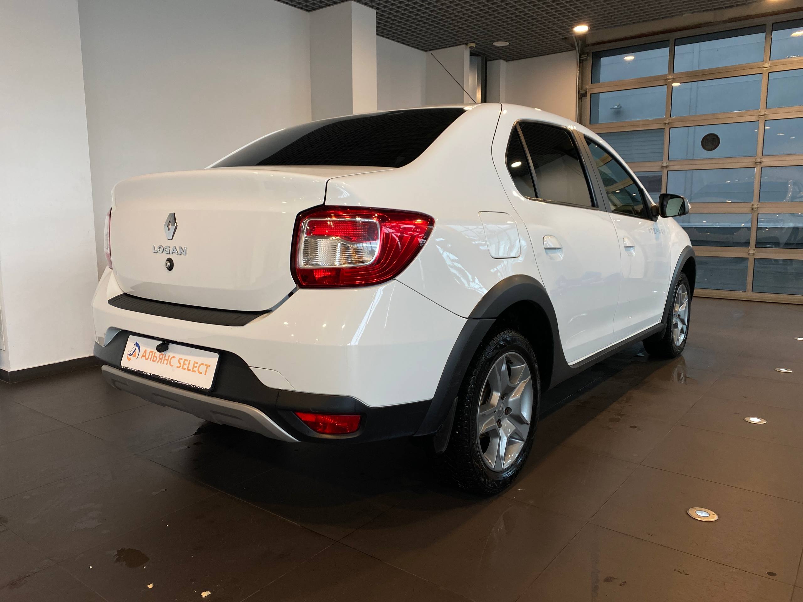 RENAULT LOGAN