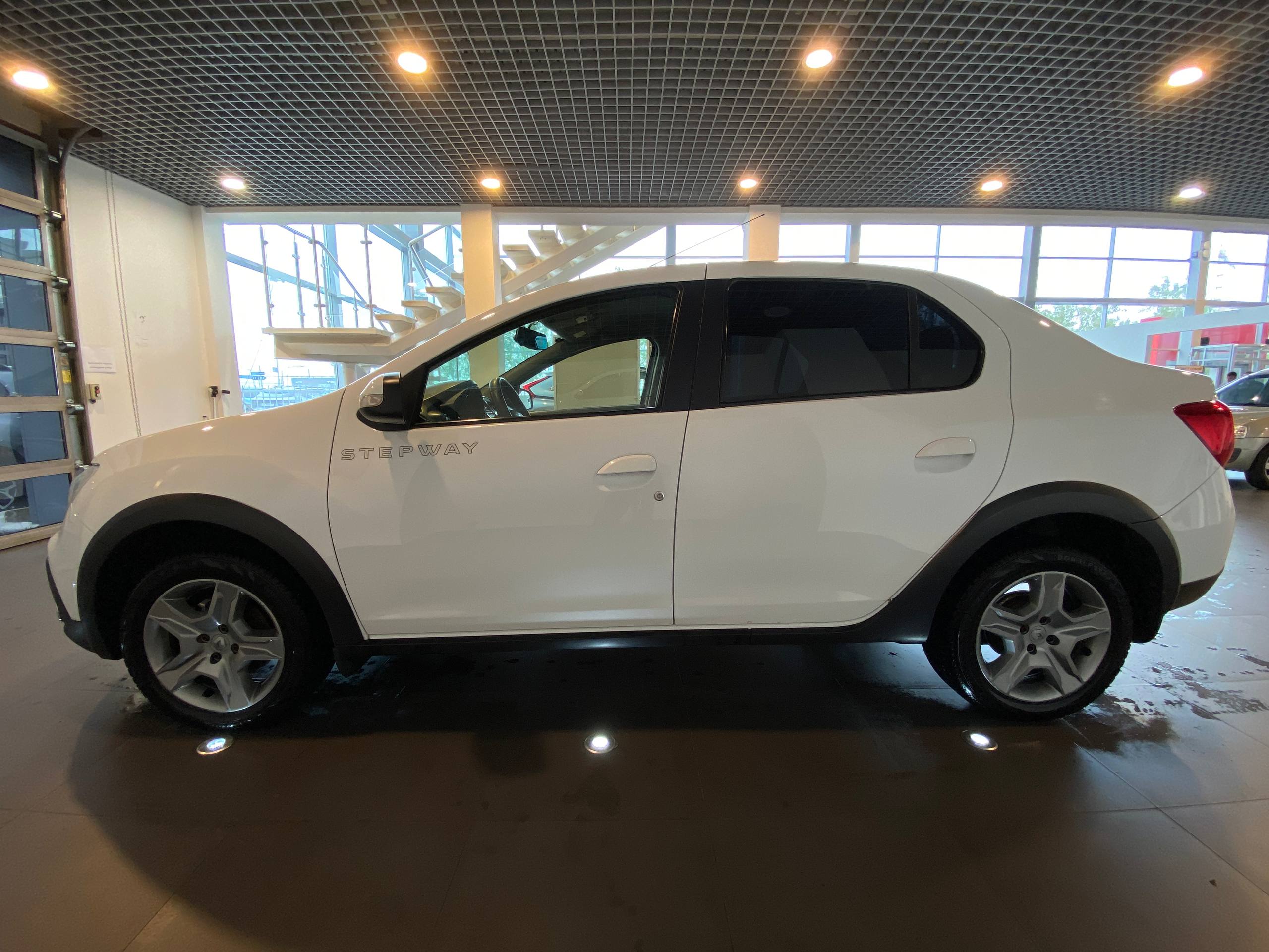 RENAULT LOGAN