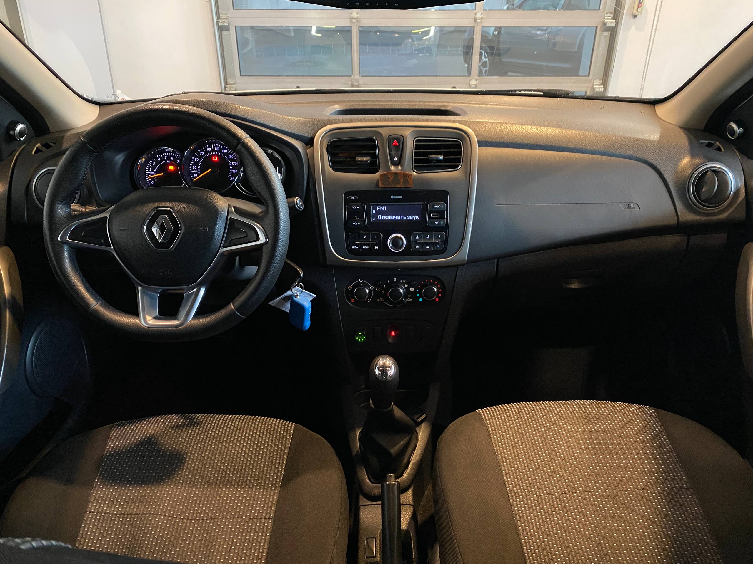 RENAULT LOGAN