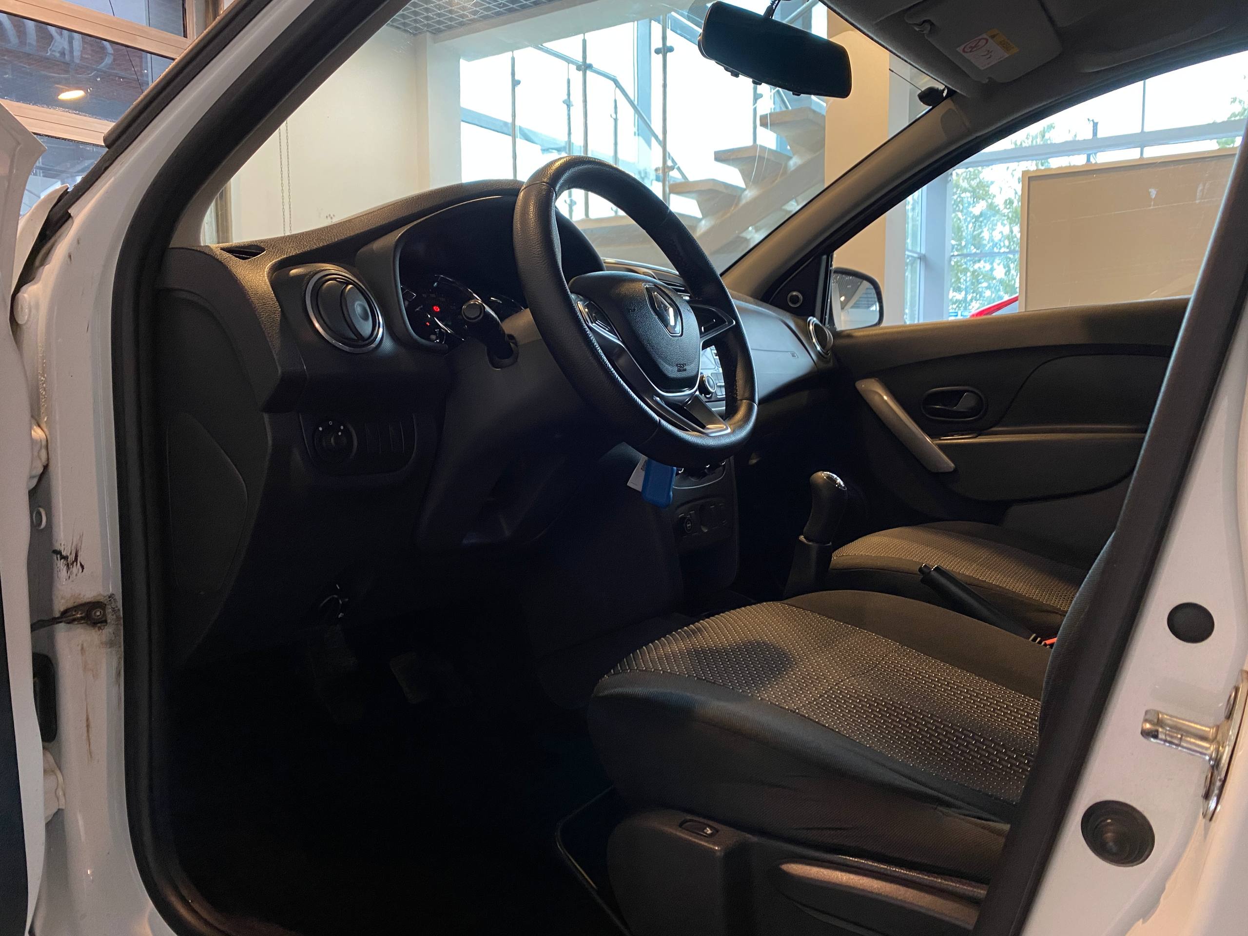 RENAULT LOGAN
