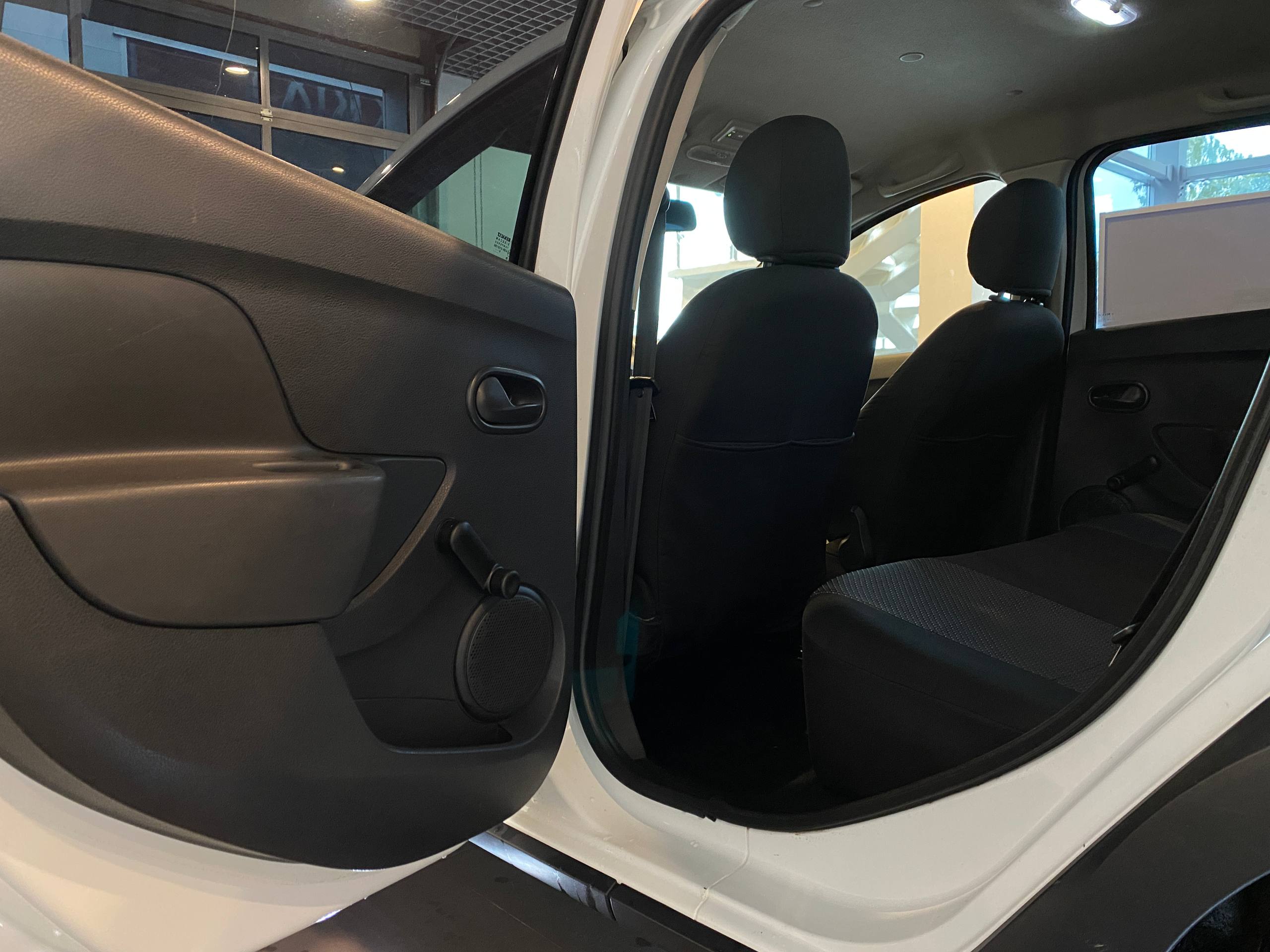 RENAULT LOGAN