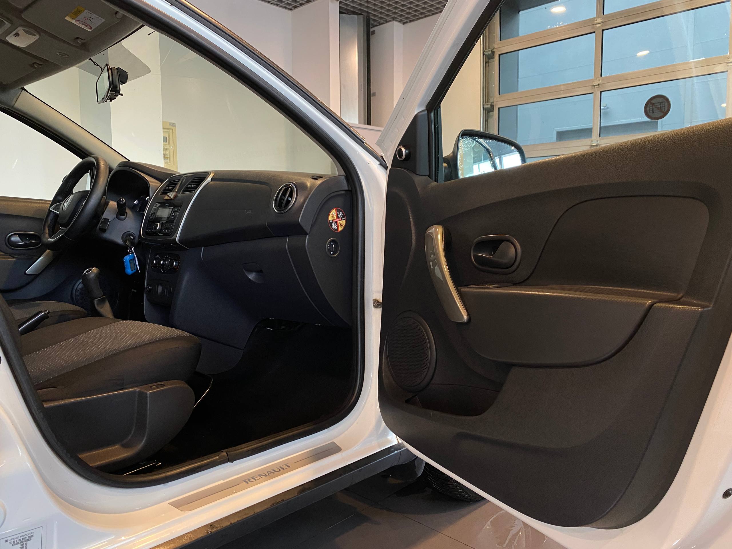 RENAULT LOGAN