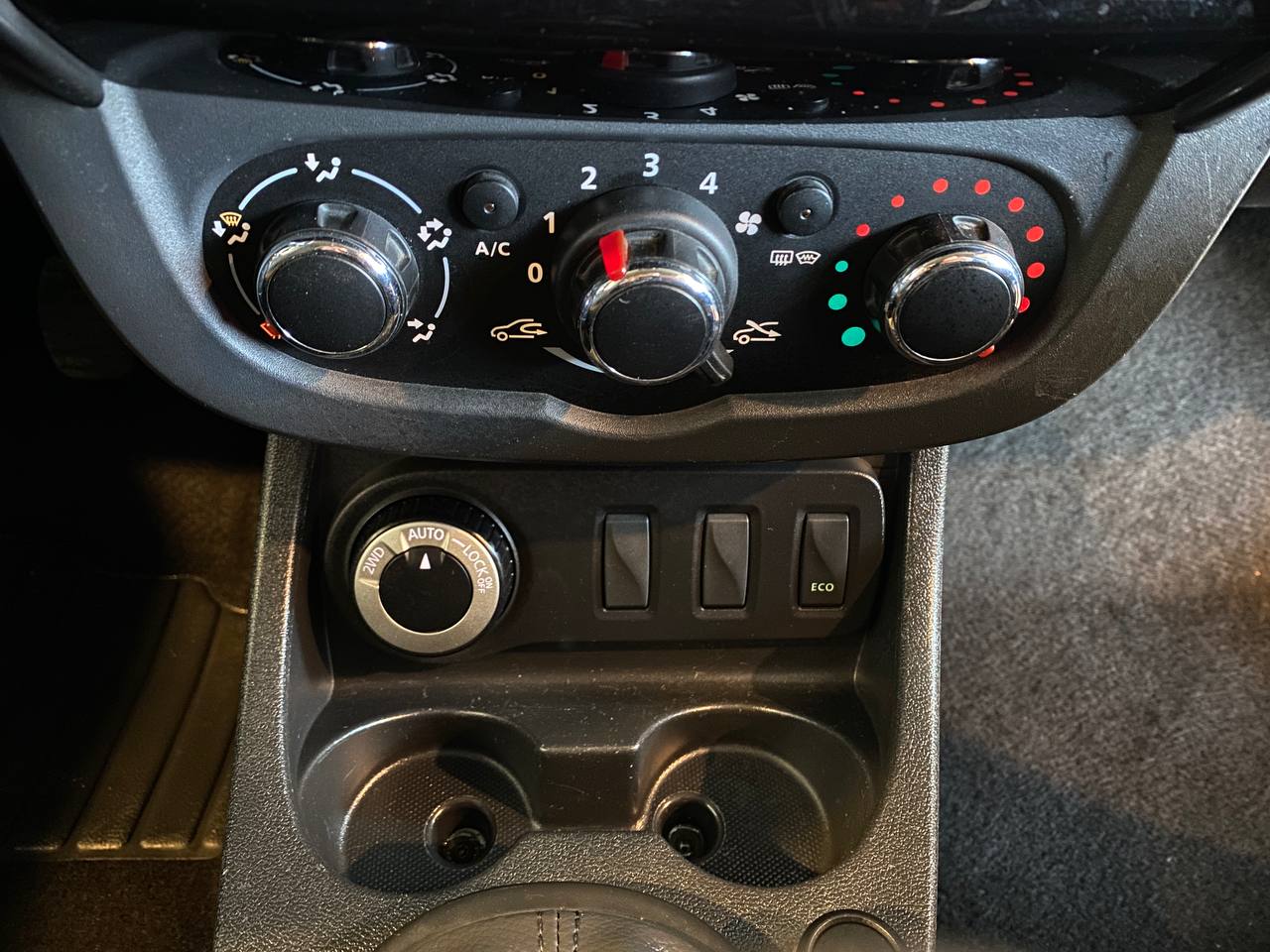 RENAULT DUSTER