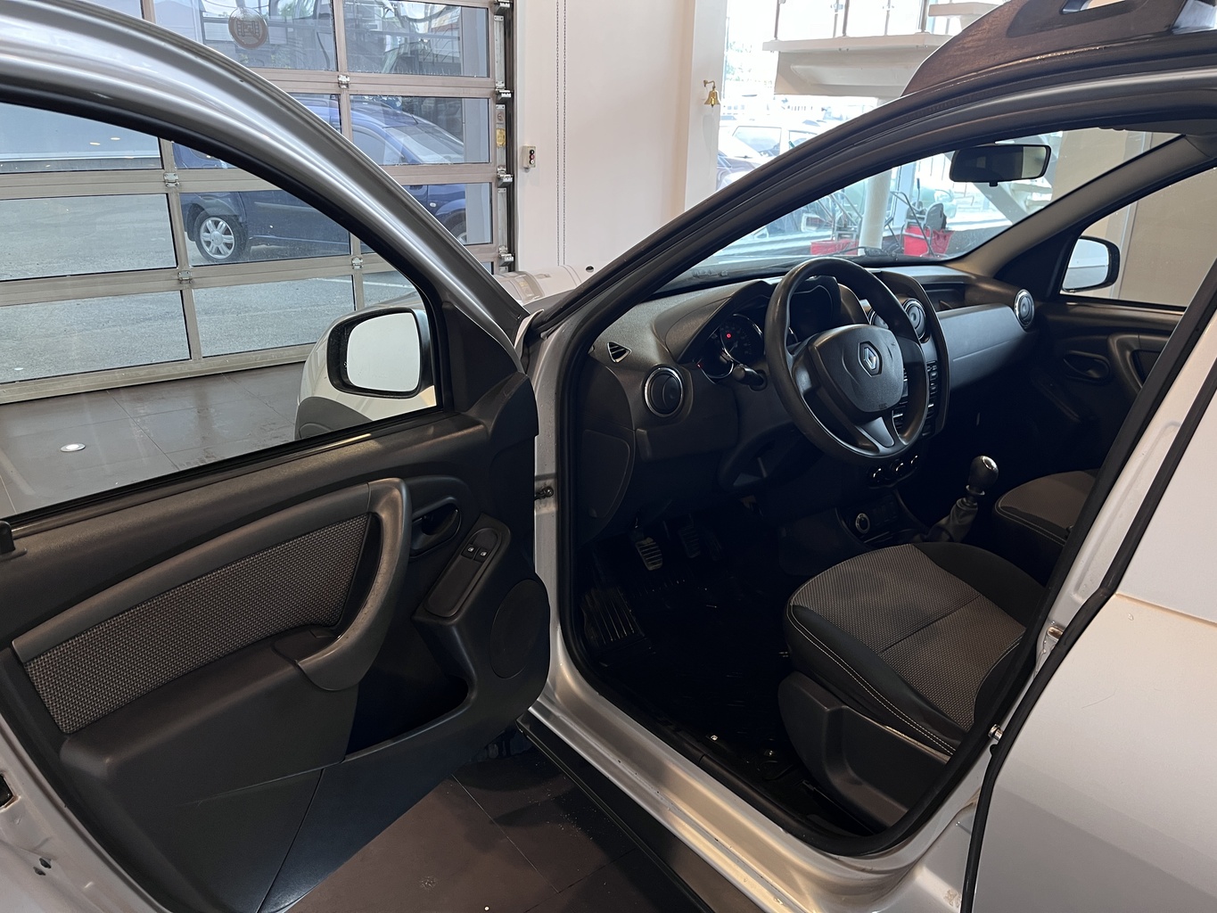 RENAULT DUSTER